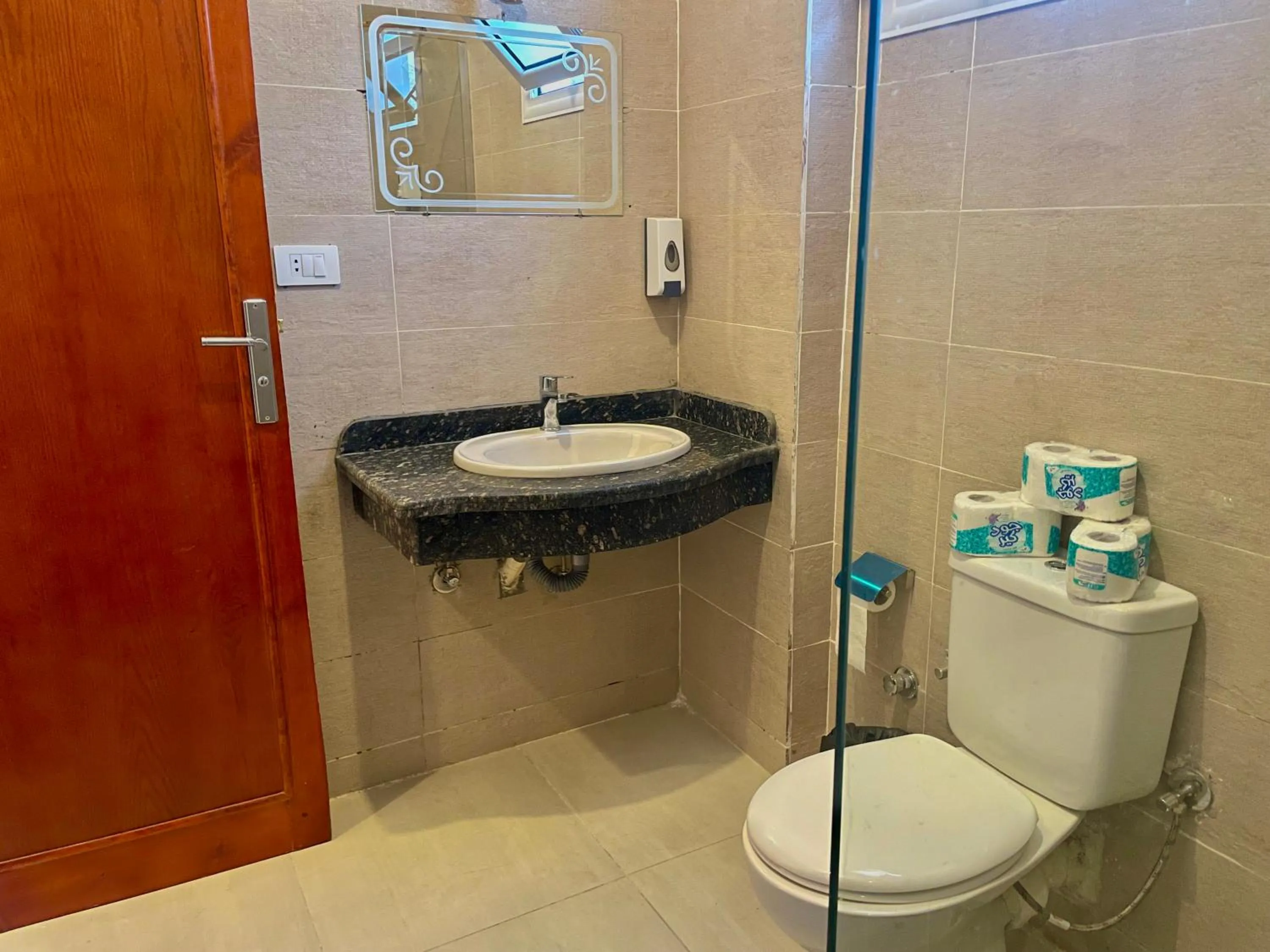 Shower in Nile Panorama Hotel & Restaurant