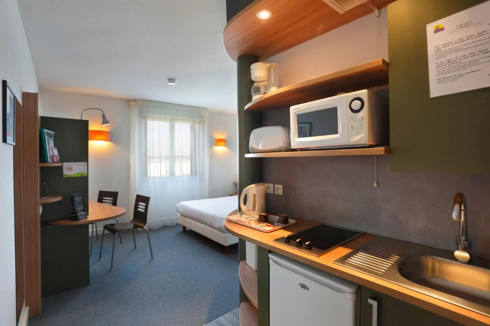 Bed in Suite-Home Orléans-Saran