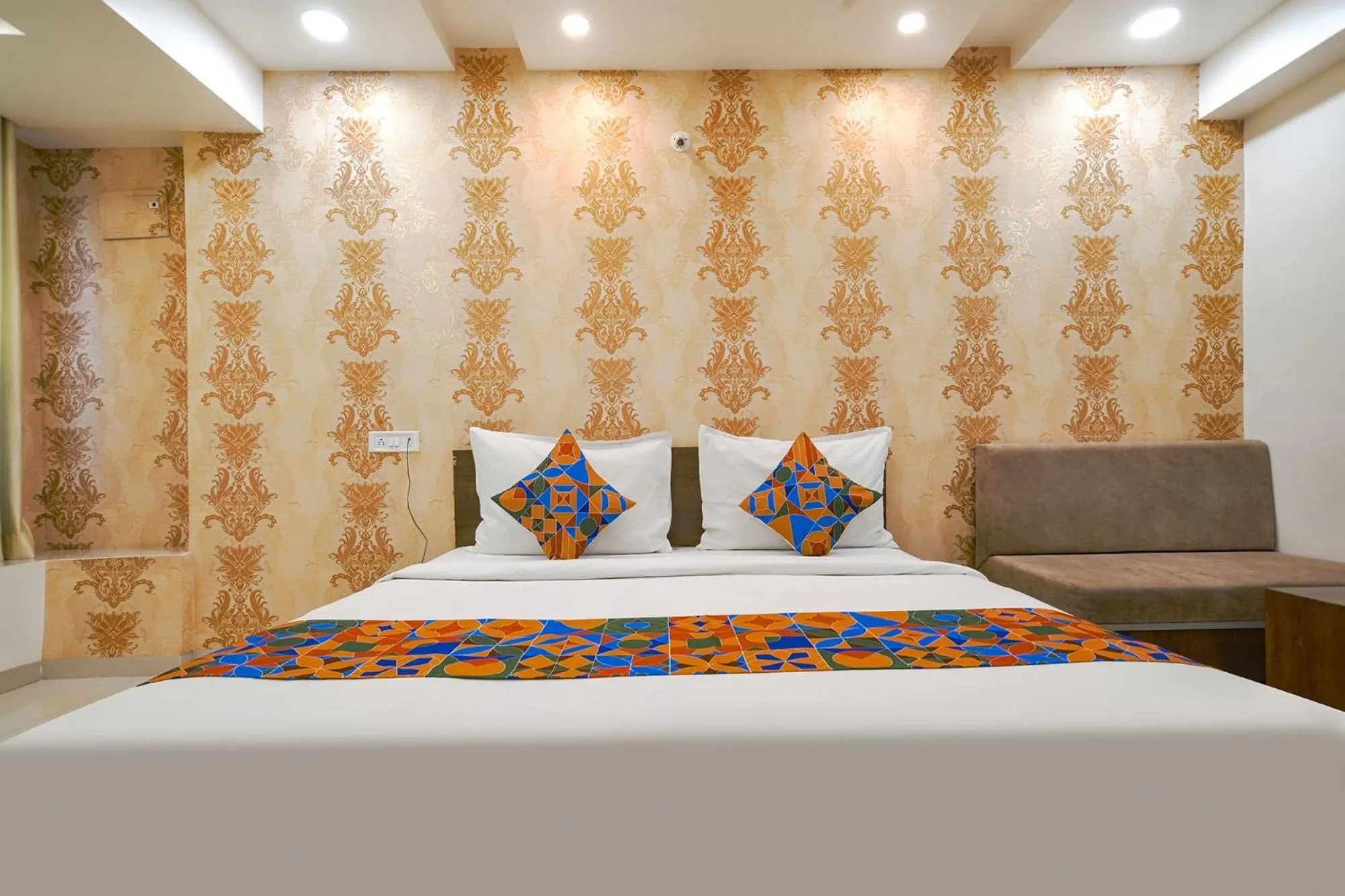 Bed in FabHotel Ten Eleven