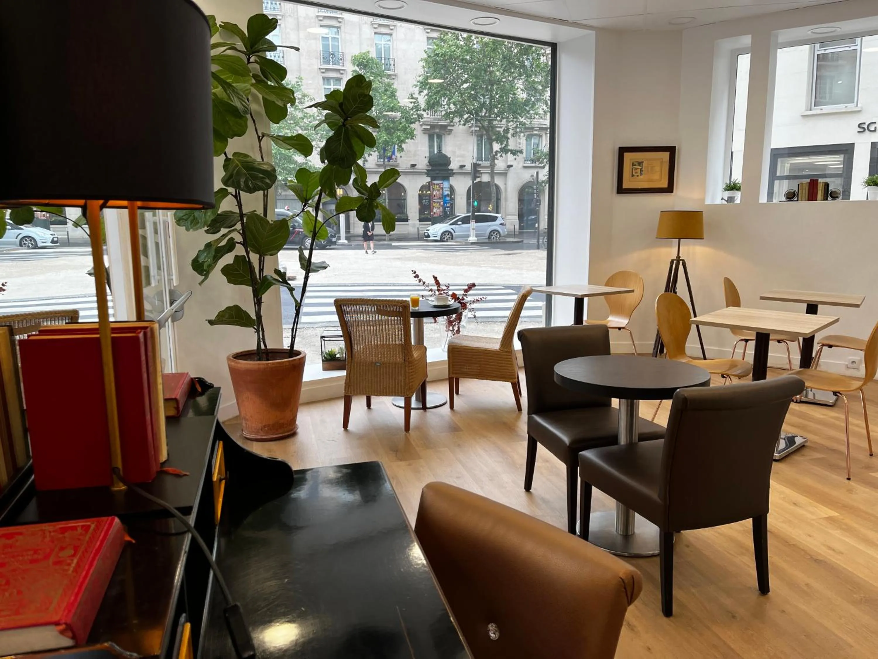 Seating area in Hotel Viator - Gare de Lyon
