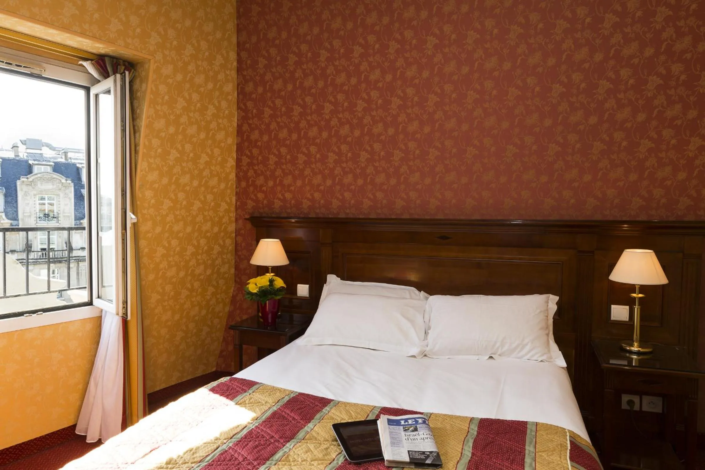 Bed in Hotel Viator - Gare de Lyon