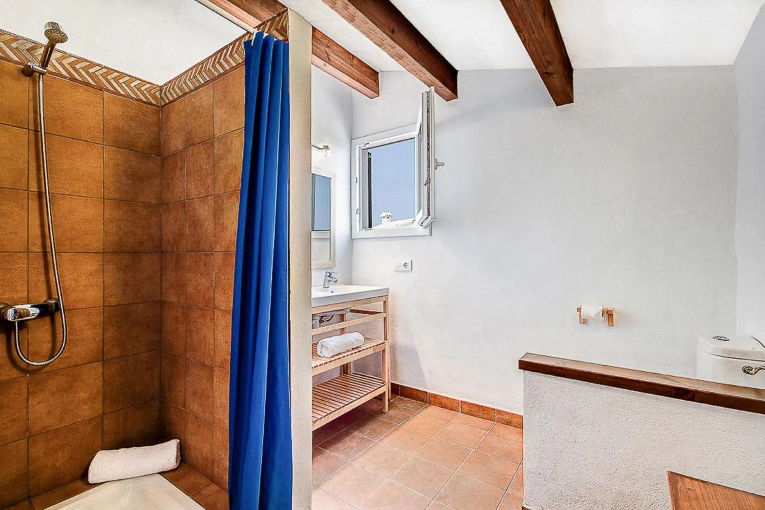 Shower, Bed in Villa FARO by Mauter Villas