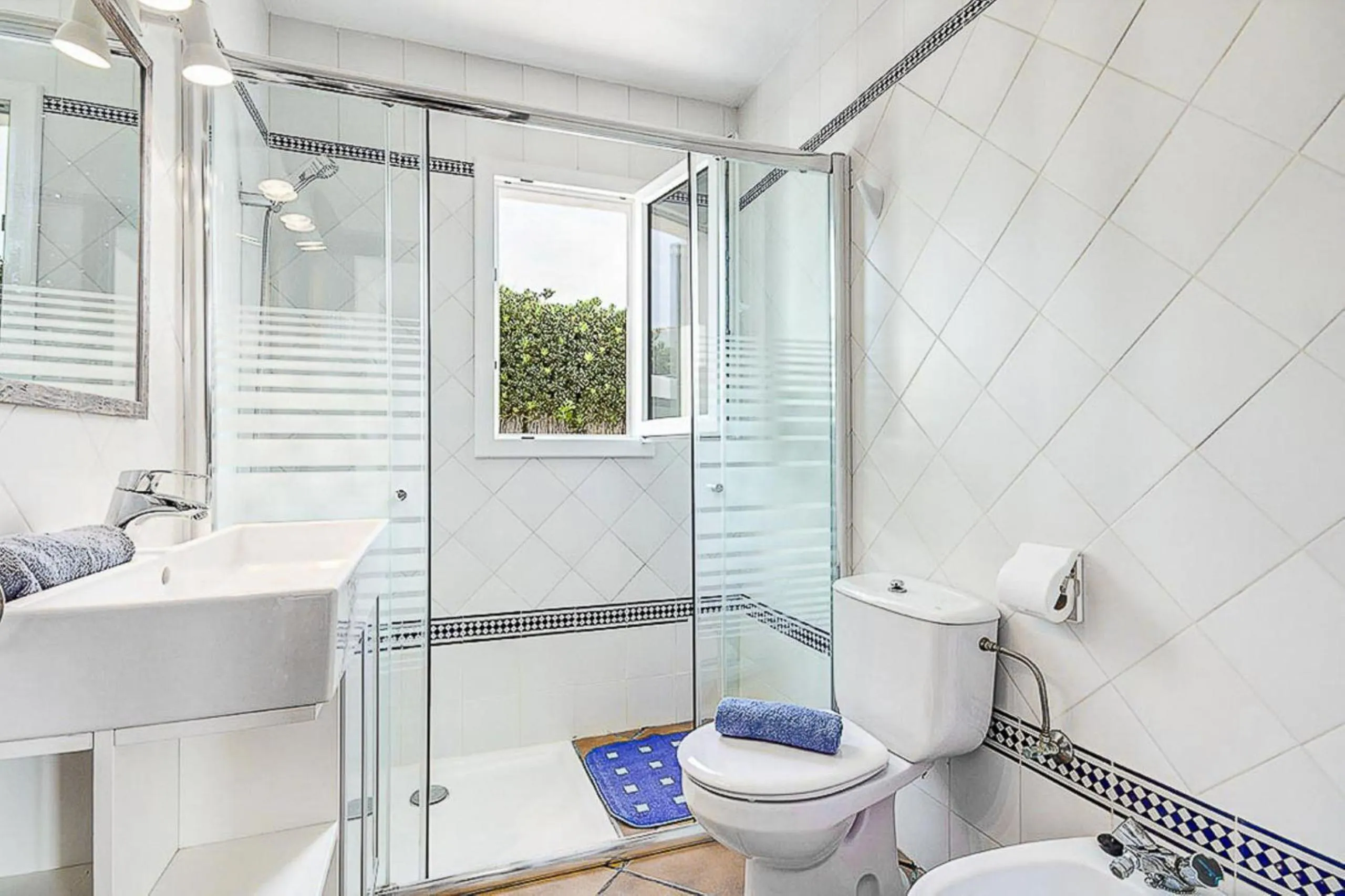 Shower in Villa FARO by Mauter Villas