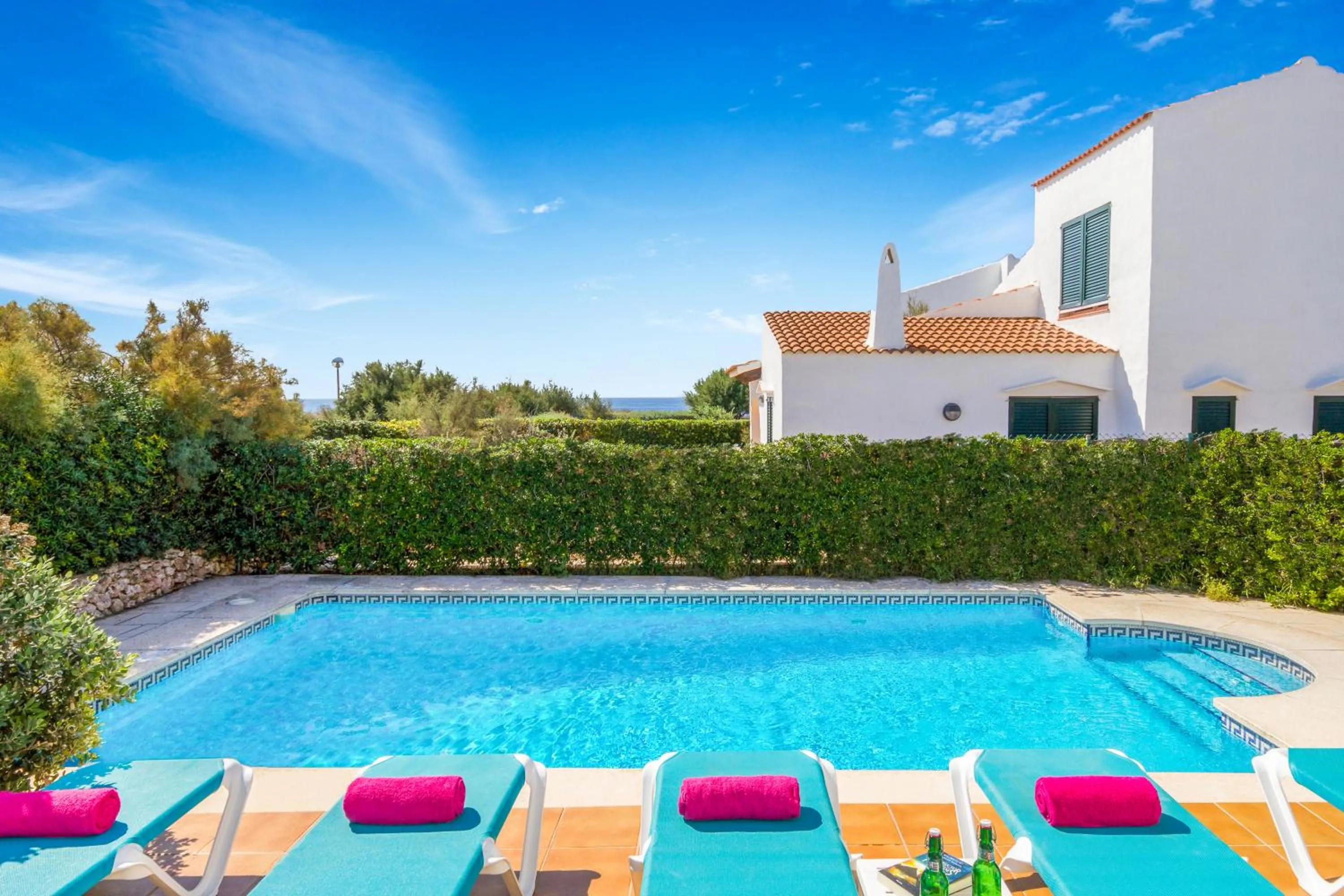 Swimming pool in Villa FARO by Mauter Villas