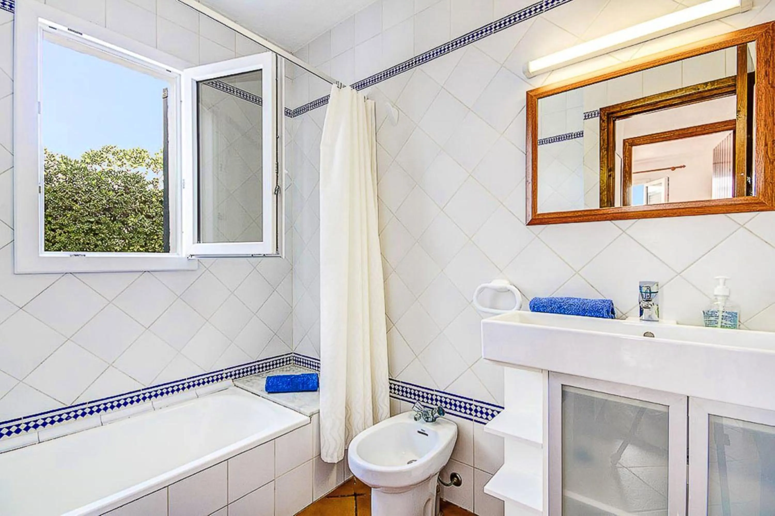 Toilet in Villa FARO by Mauter Villas