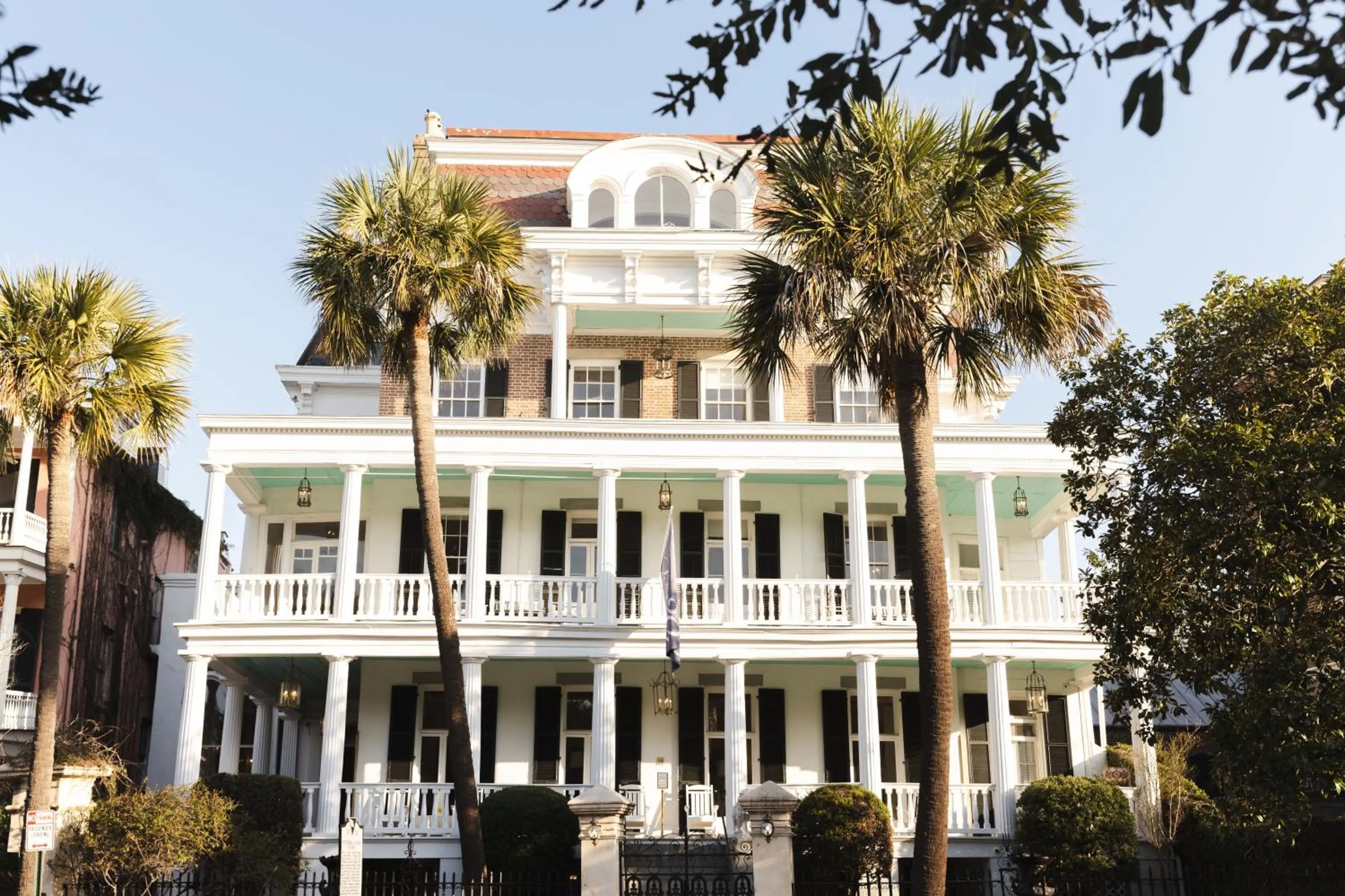 Facade/entrance in 20 South Battery