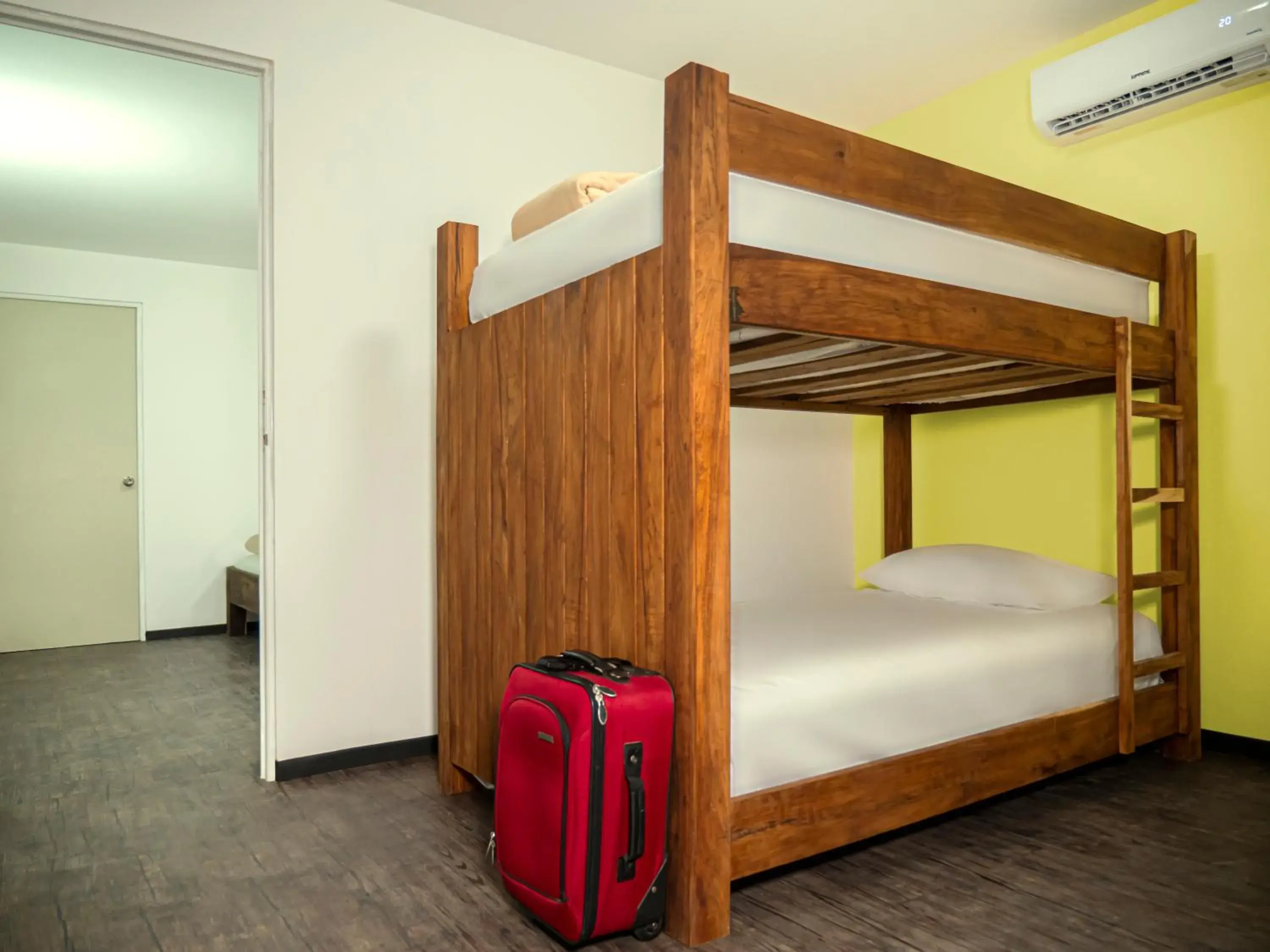 Family Room with Private Bathroom in Colorbox beds and rooms Family Room with Private Bathroom in Colorbox beds and rooms