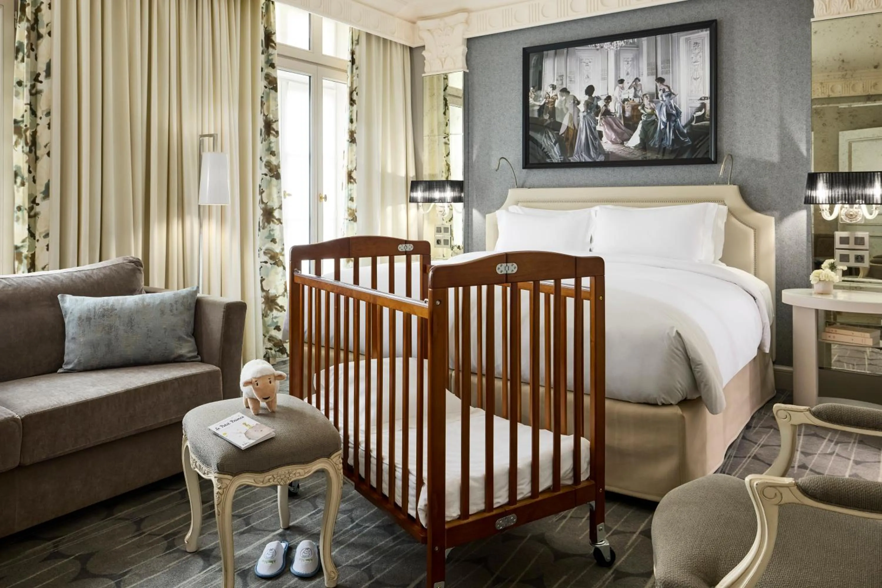 cot, Bed in Sofitel Paris Le Faubourg