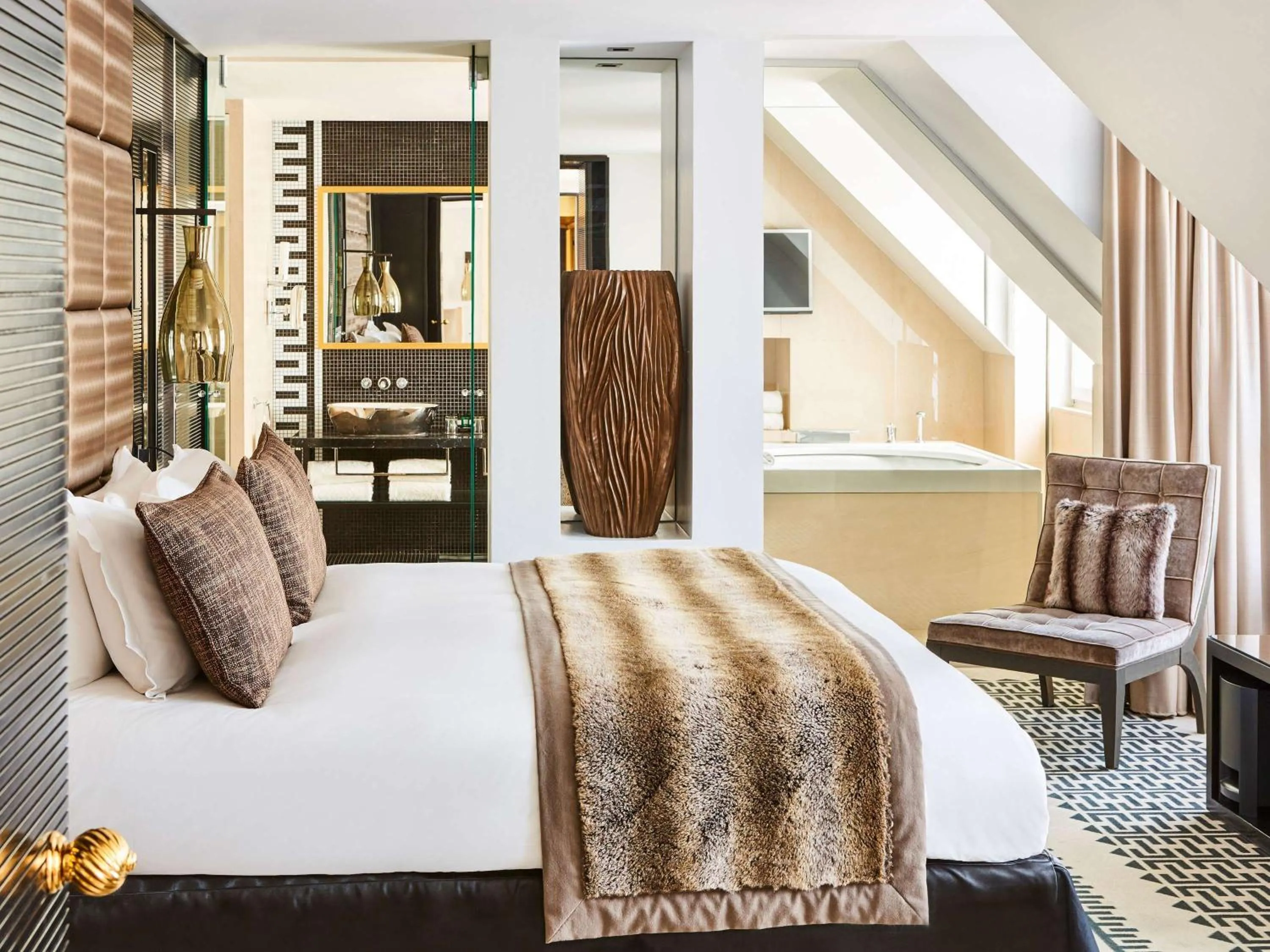 Bedroom, Bed in Sofitel Paris Le Faubourg