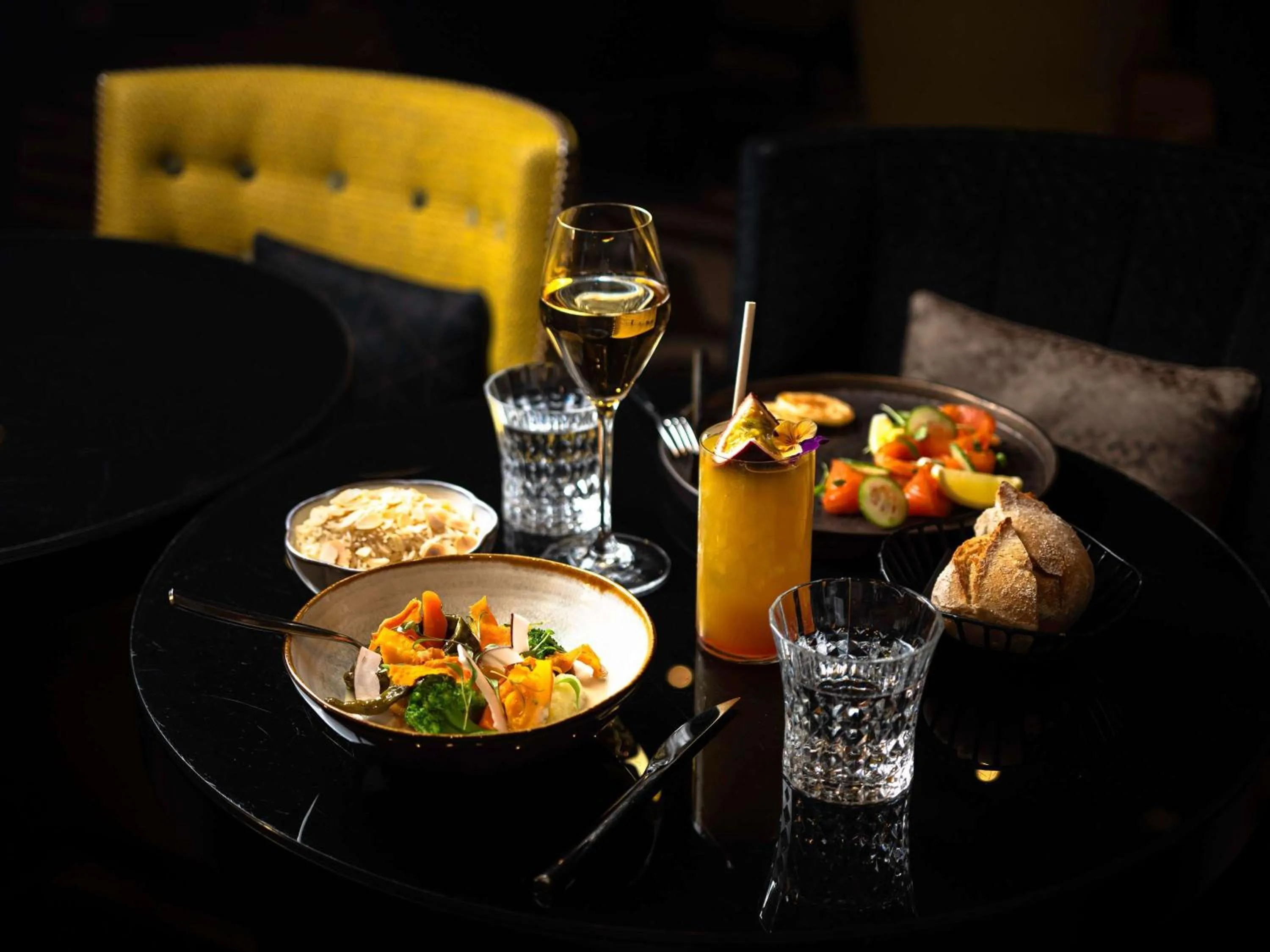 Restaurant/places to eat in Sofitel Paris Le Faubourg