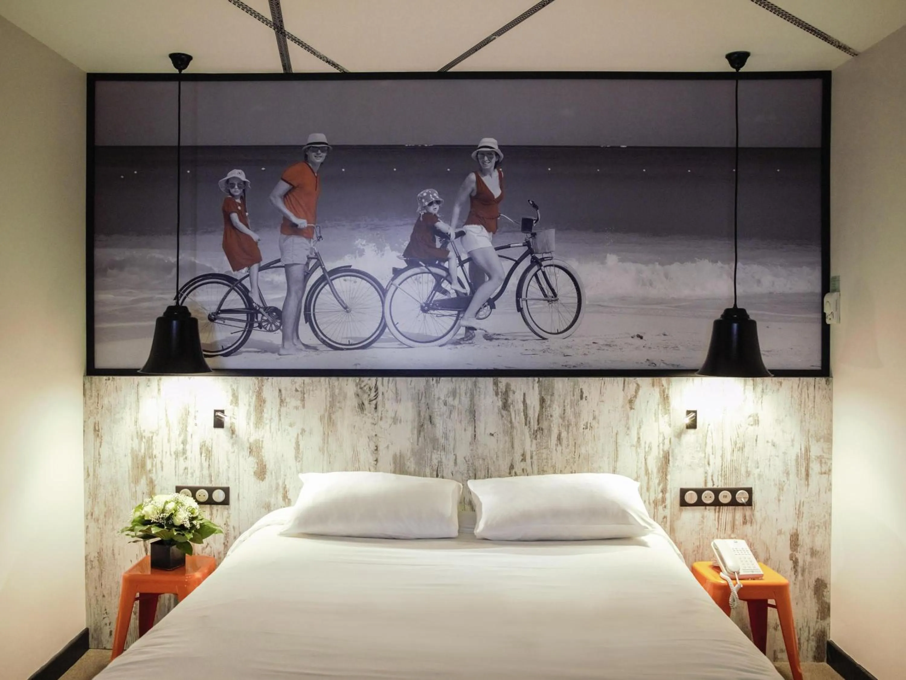 Bedroom, Bed in ibis Styles Dinan Centre Ville