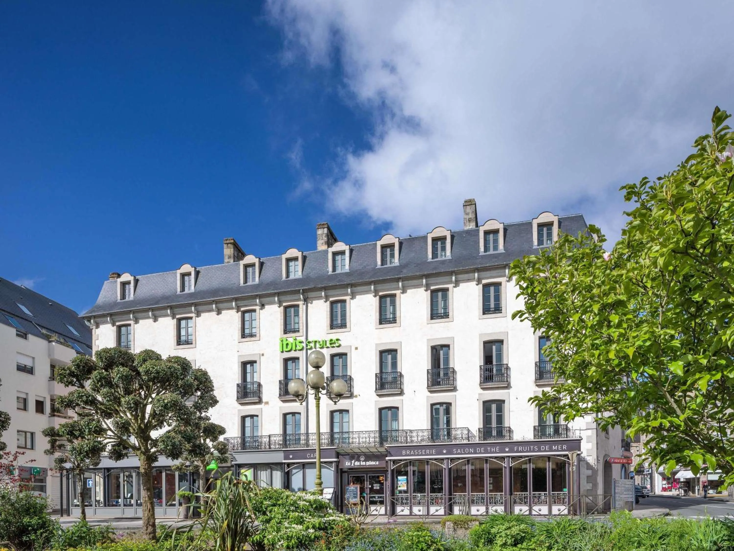 Property building in ibis Styles Dinan Centre Ville
