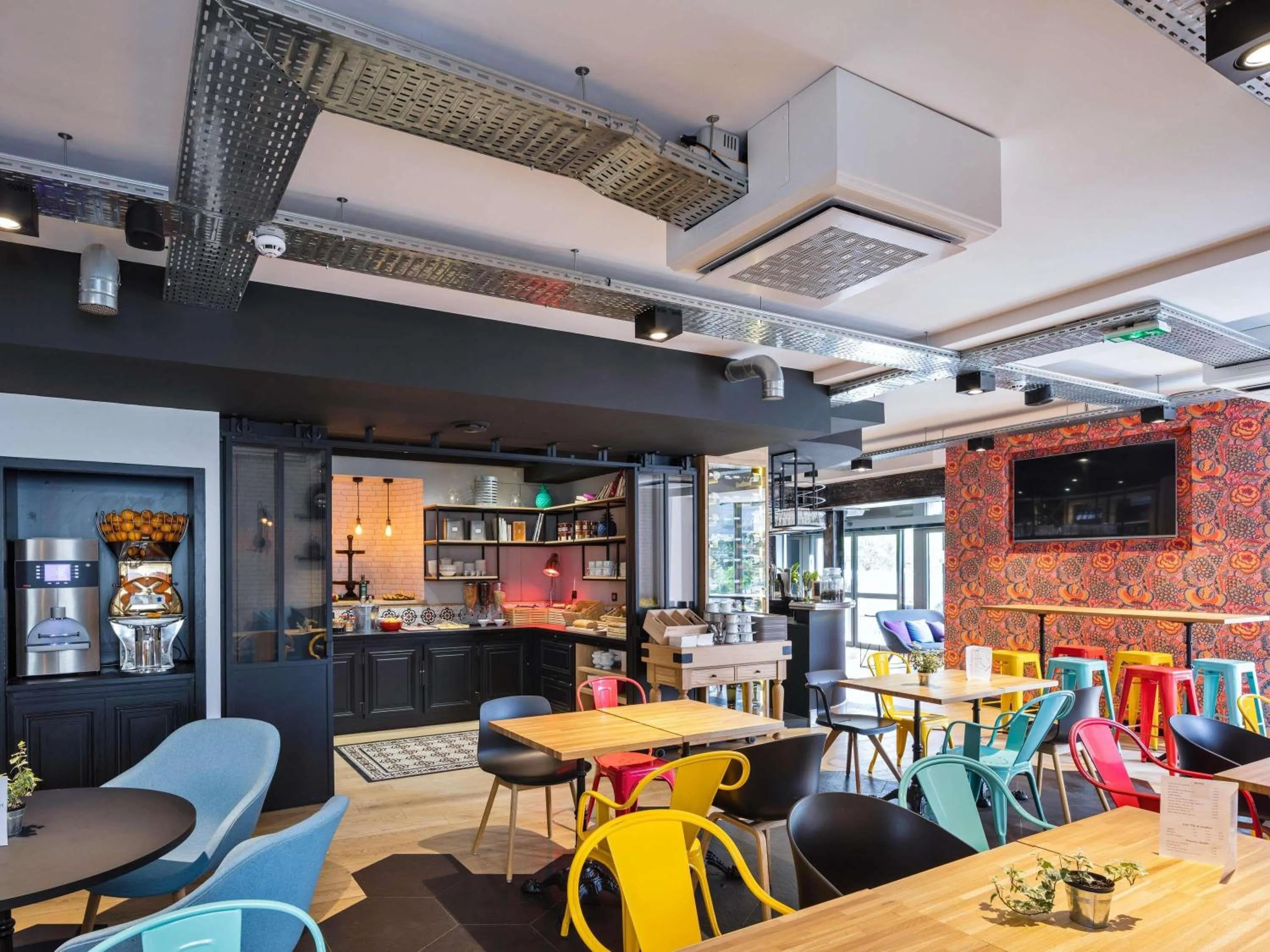 Breakfast in ibis Styles Dinan Centre Ville