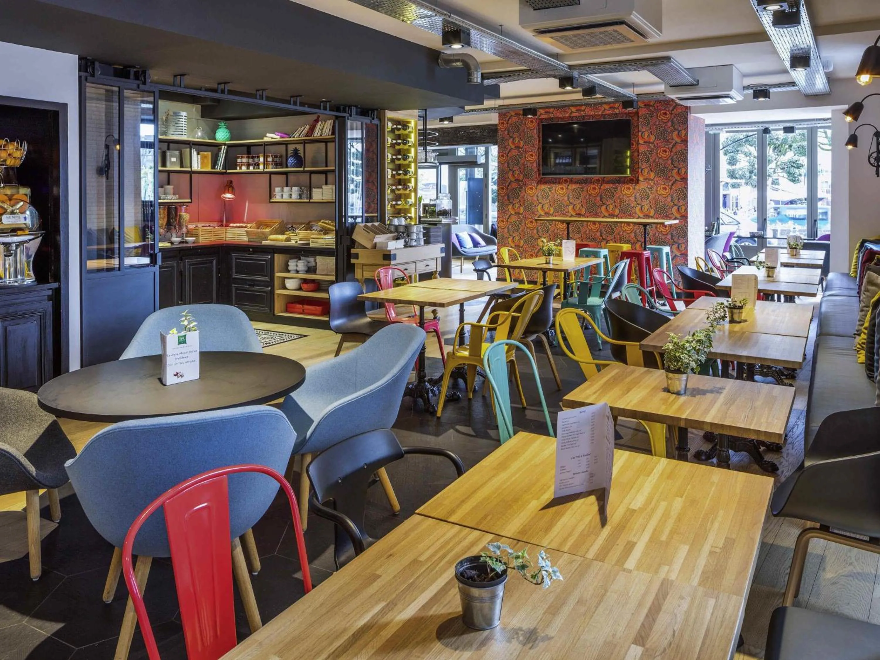 Breakfast in ibis Styles Dinan Centre Ville