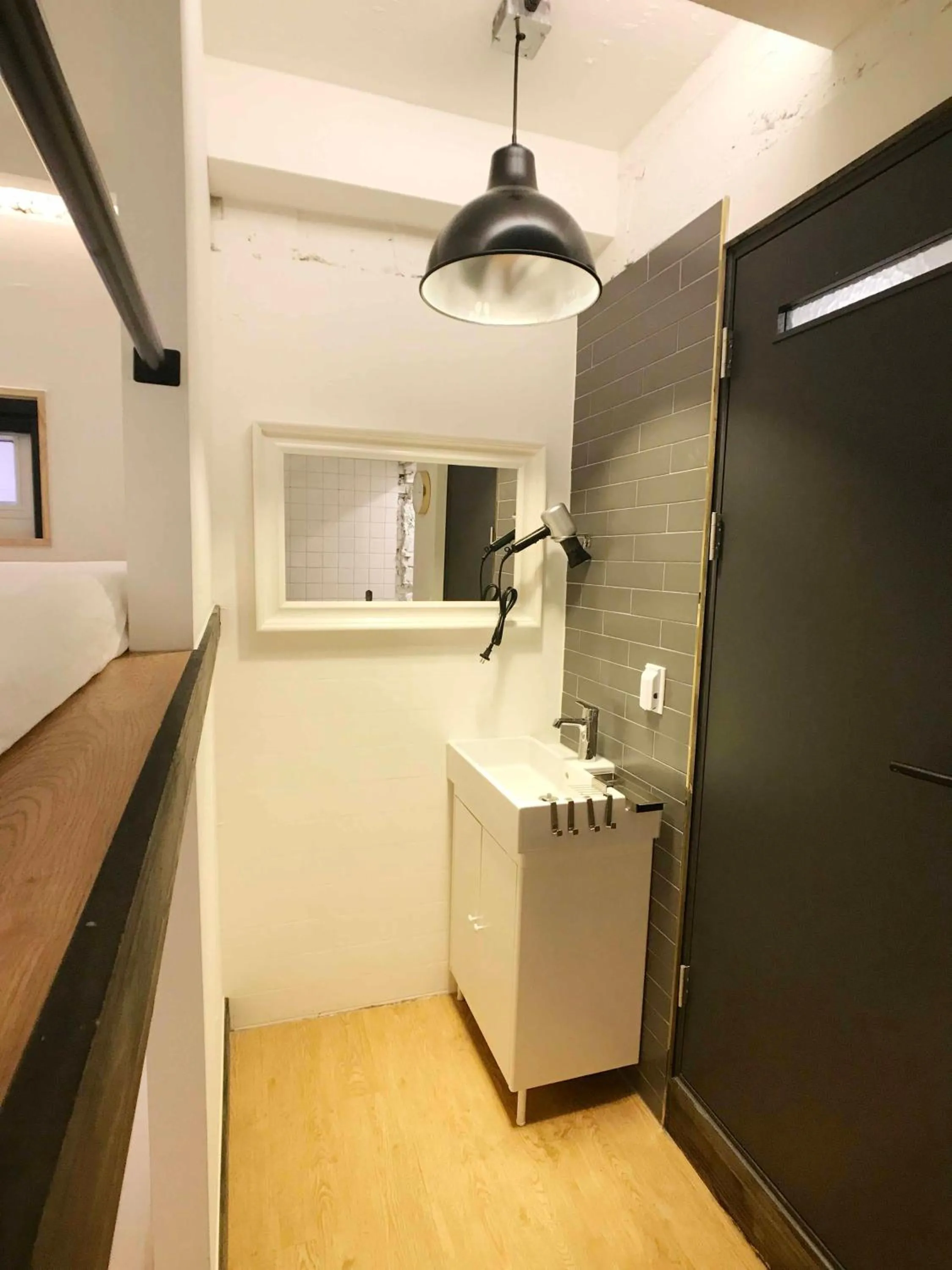 Property building in Seoul Cube Itaewon