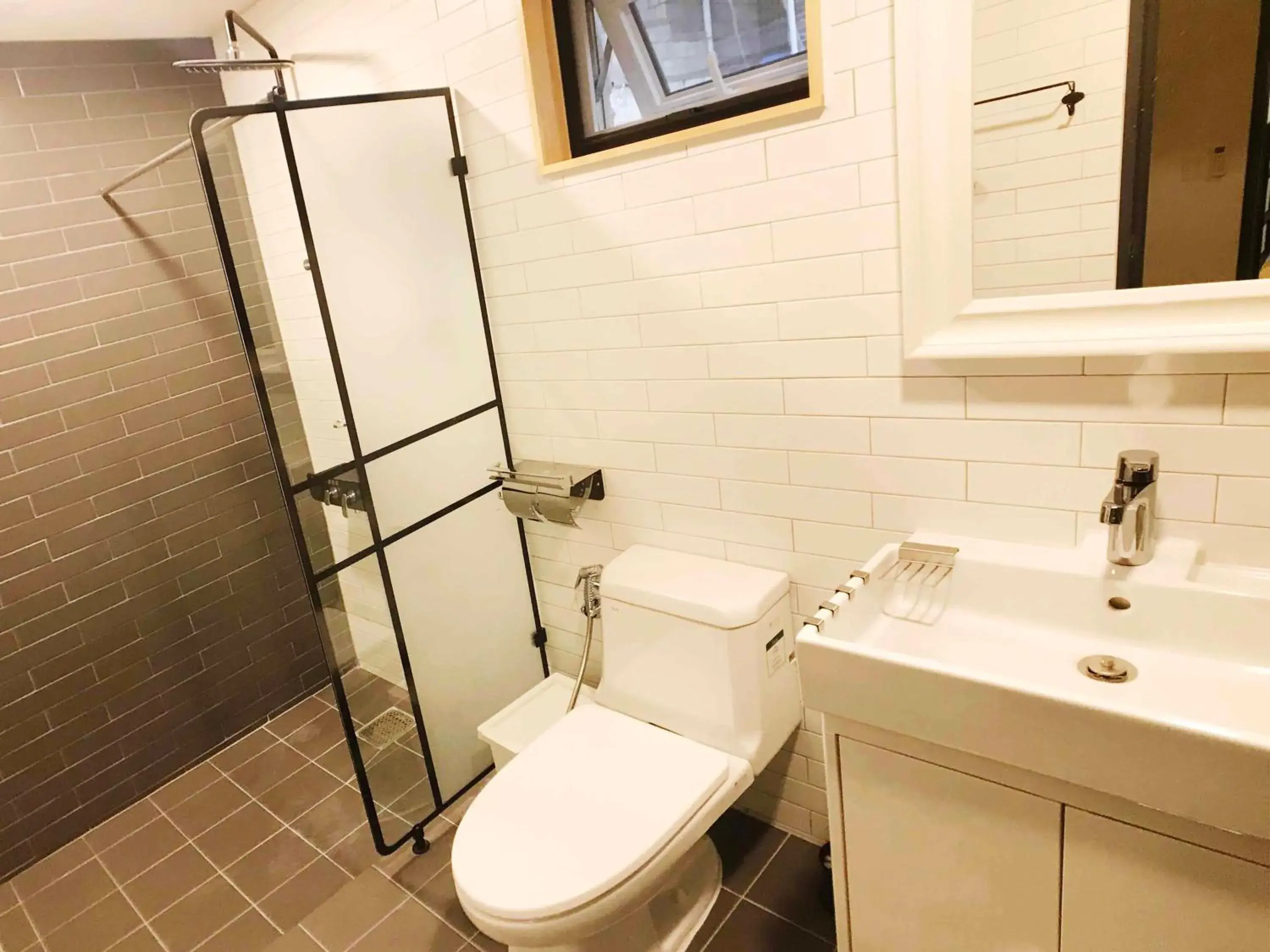 Family Room with Private Bathroom in Seoul Cube Itaewon Family Room with Private Bathroom in Seoul Cube Itaewon