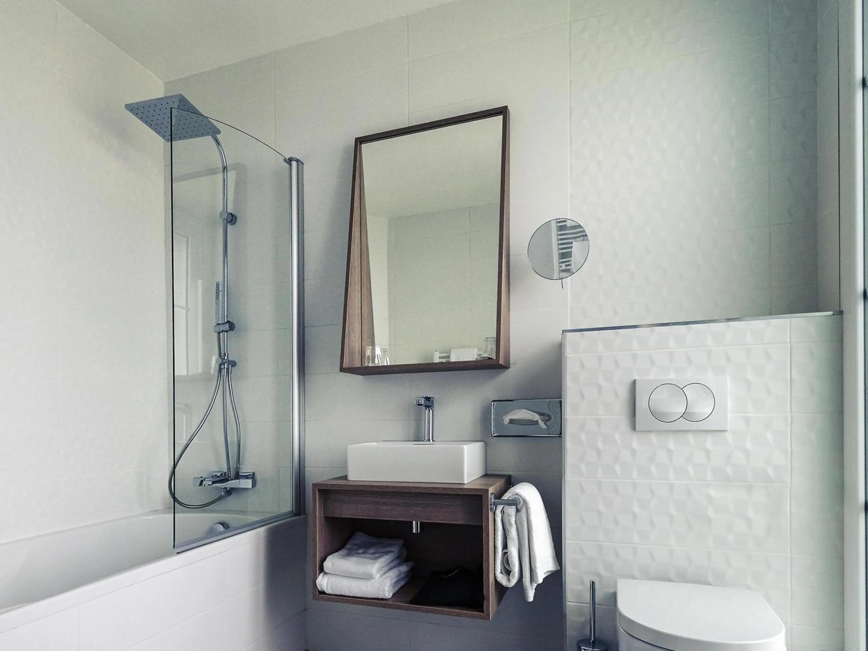 Bedroom in Hotel Mercure Brest Centre Les Voyageurs