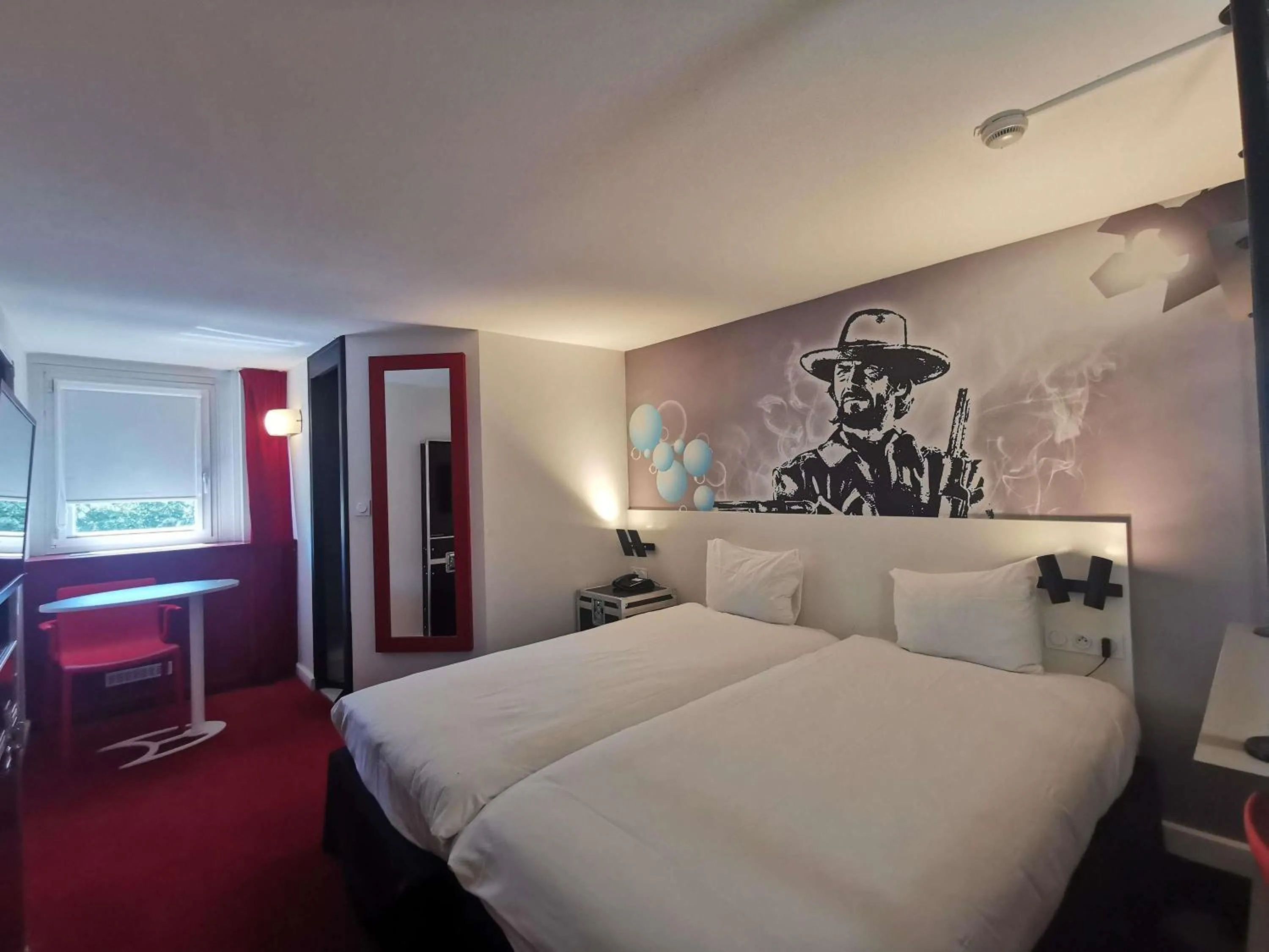 Bedroom, Bed in Ibis Styles Paris Saint Denis La Plaine