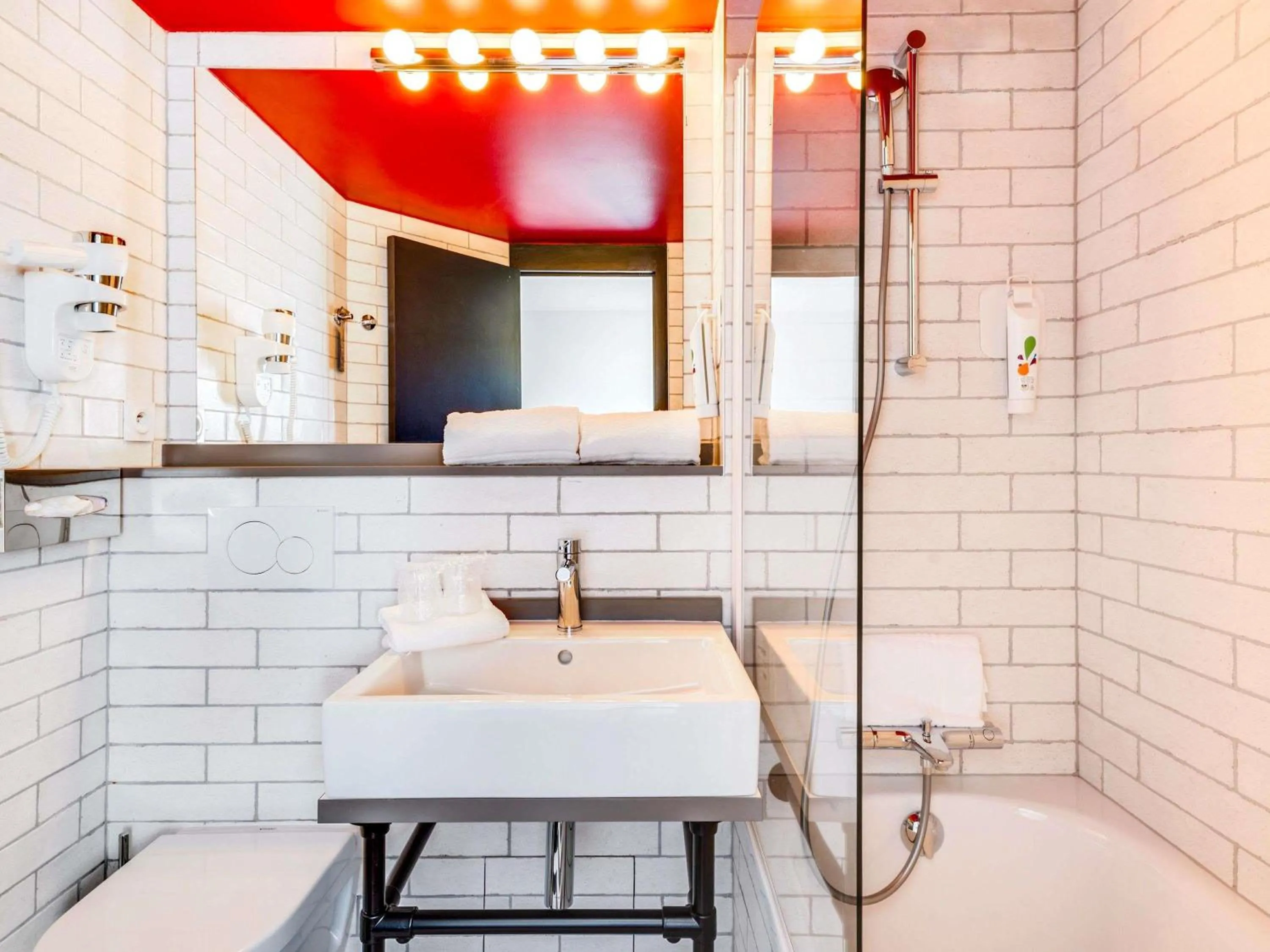 Bedroom in Ibis Styles Paris Saint Denis La Plaine