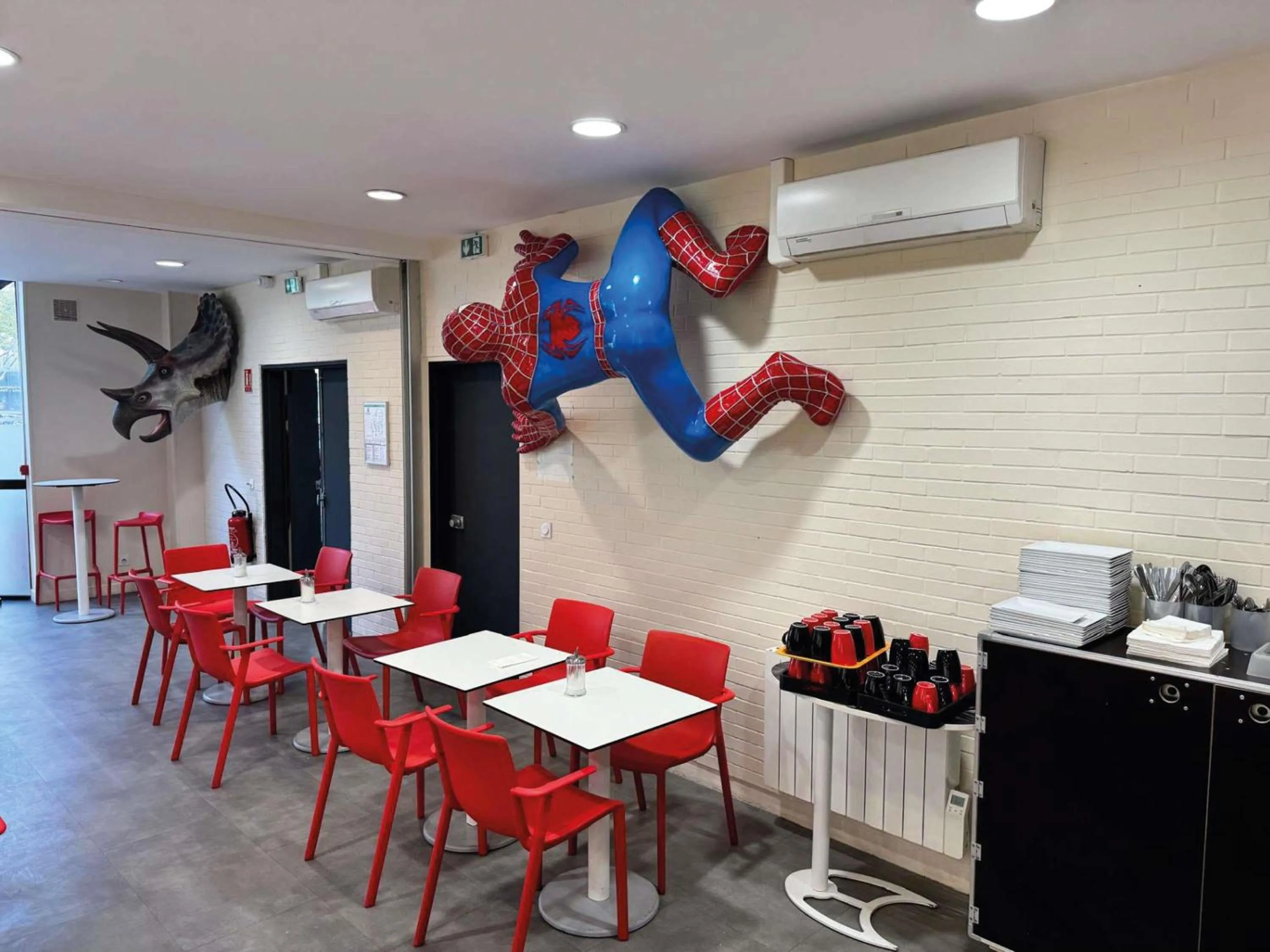 Property building in Ibis Styles Paris Saint Denis La Plaine