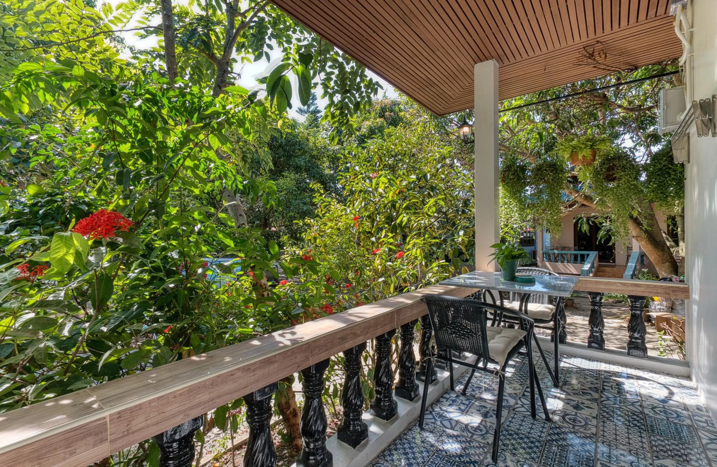 Patio in Maenam Bungalow