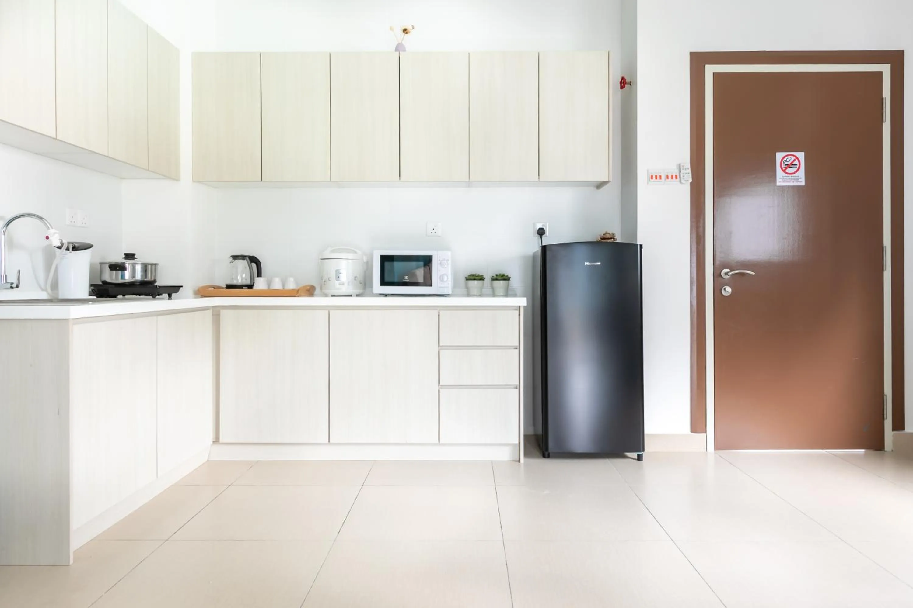 Kitchen or kitchenette in Urban Tropic@Midhill Genting Highland (Free Wi-Fi)