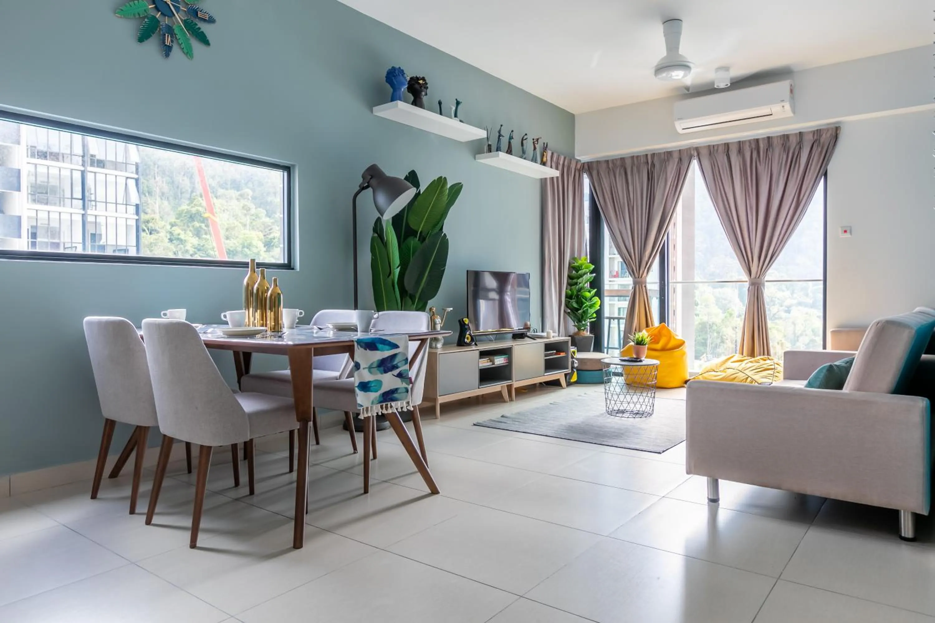 Living room in Urban Tropic@Midhill Genting Highland (Free Wi-Fi)