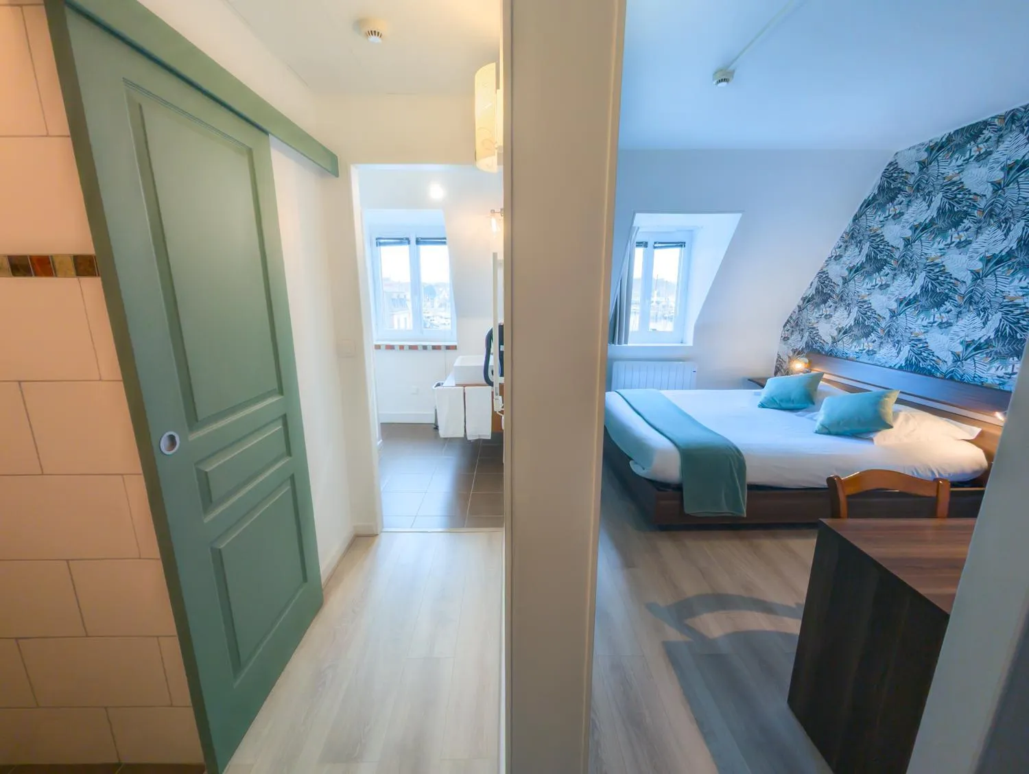 Photo of the whole room, Bed in Hôtel Le Goëlo - Port de Paimpol