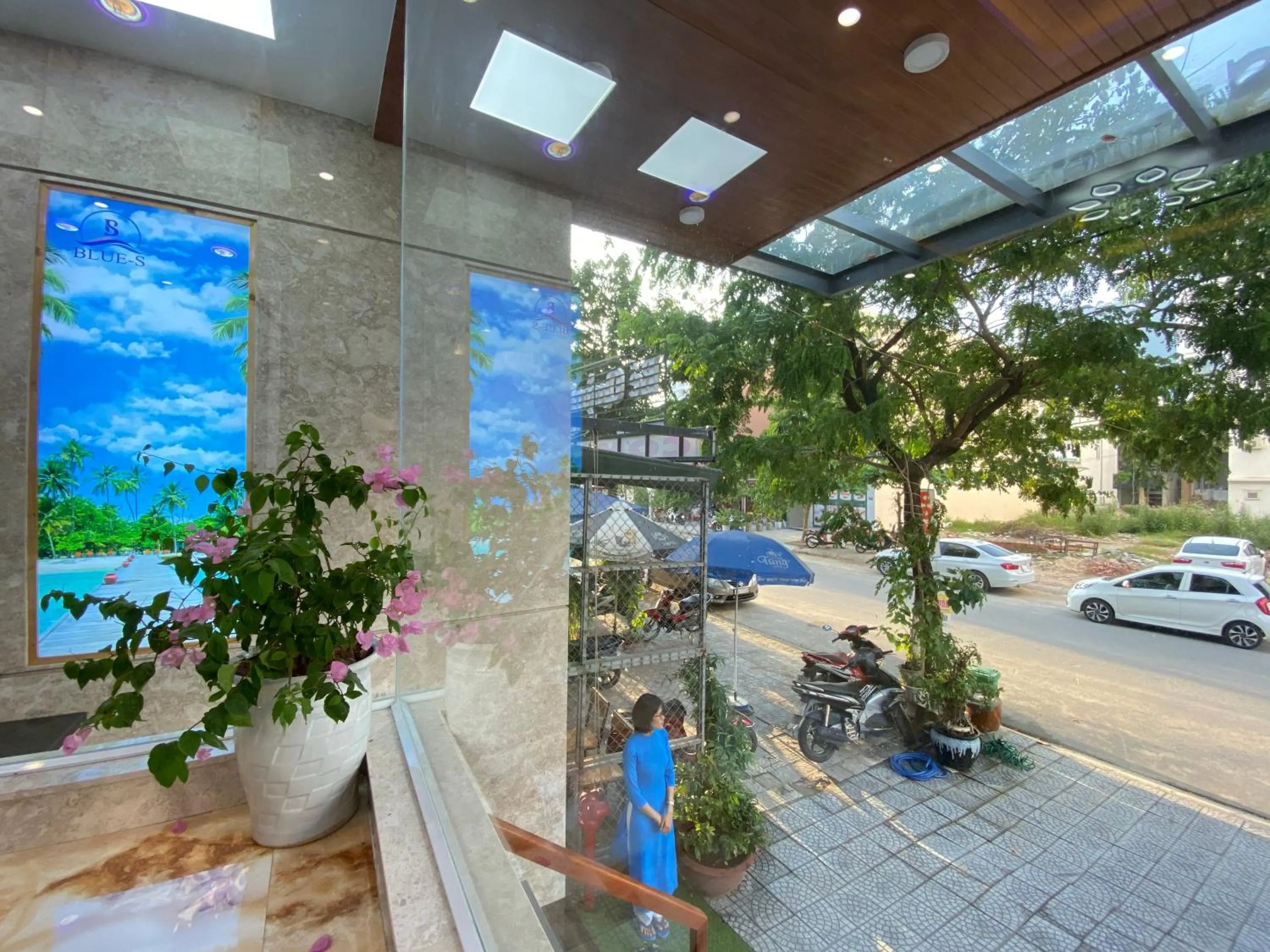 Facade/entrance in Blue-S Hotel & Apartment