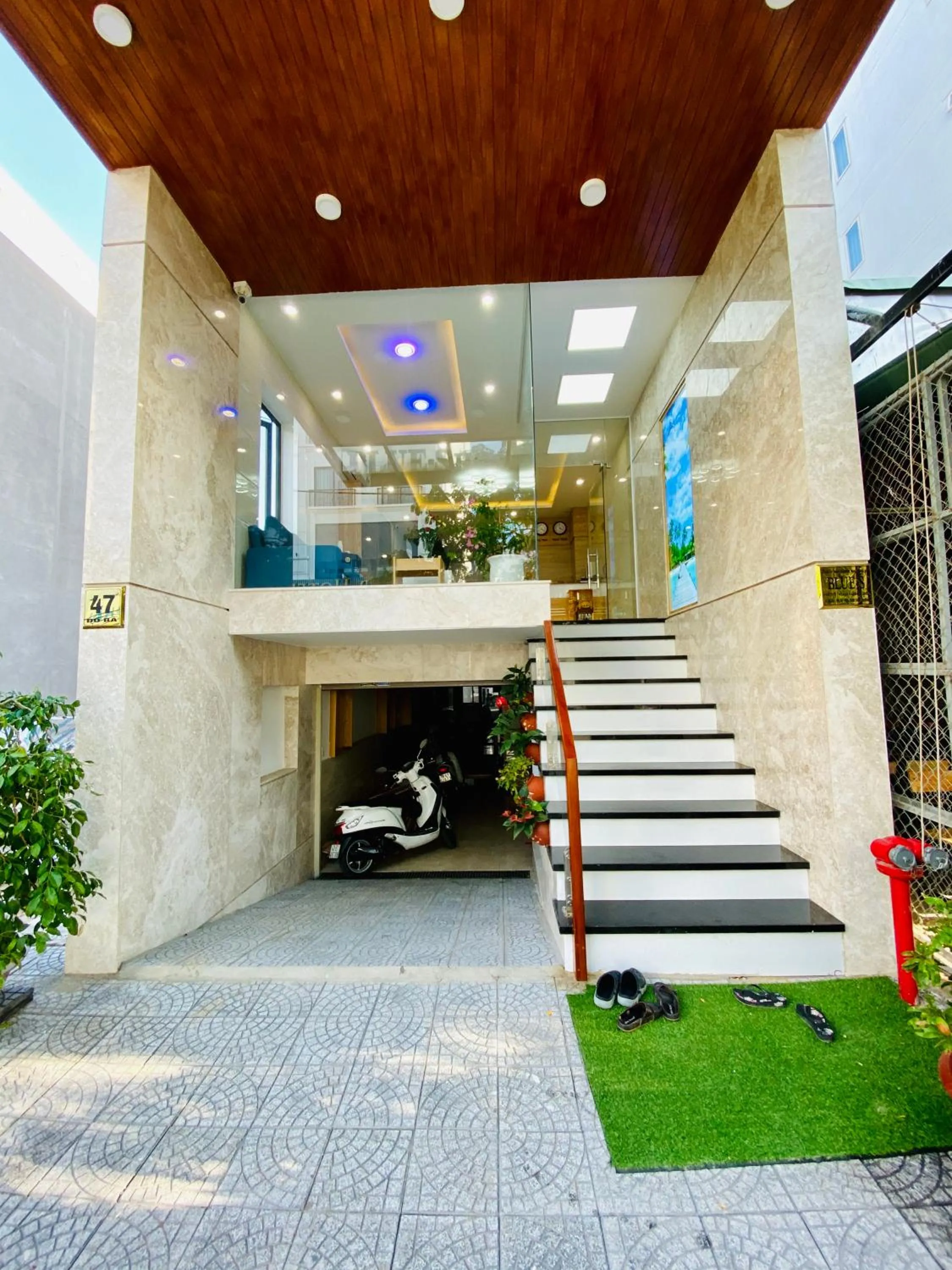 Lobby or reception in Blue-S Hotel & Apartment