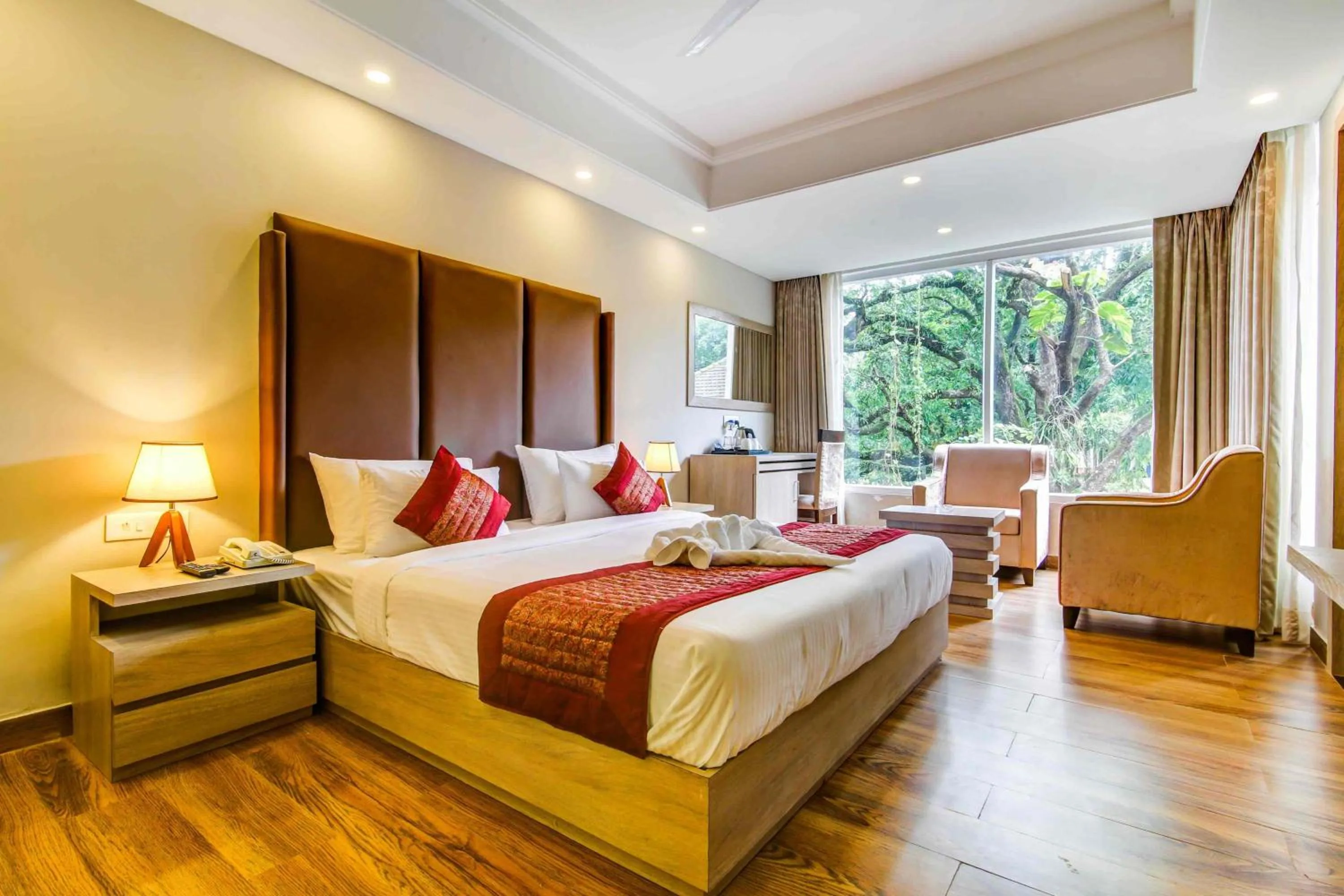 Photo of the whole room, Bed in Hotel Regent Laguna