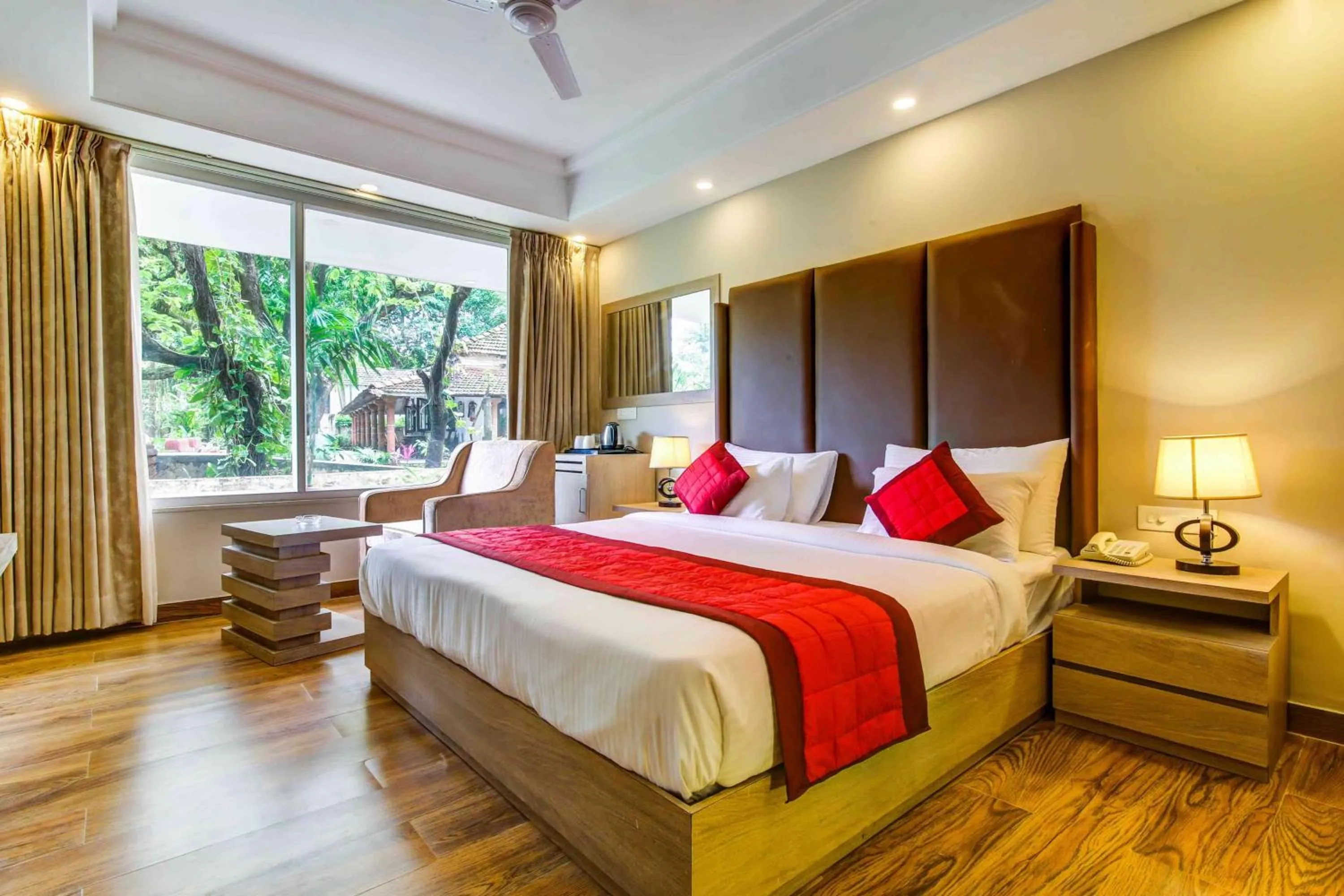 Photo of the whole room, Bed in Hotel Regent Laguna