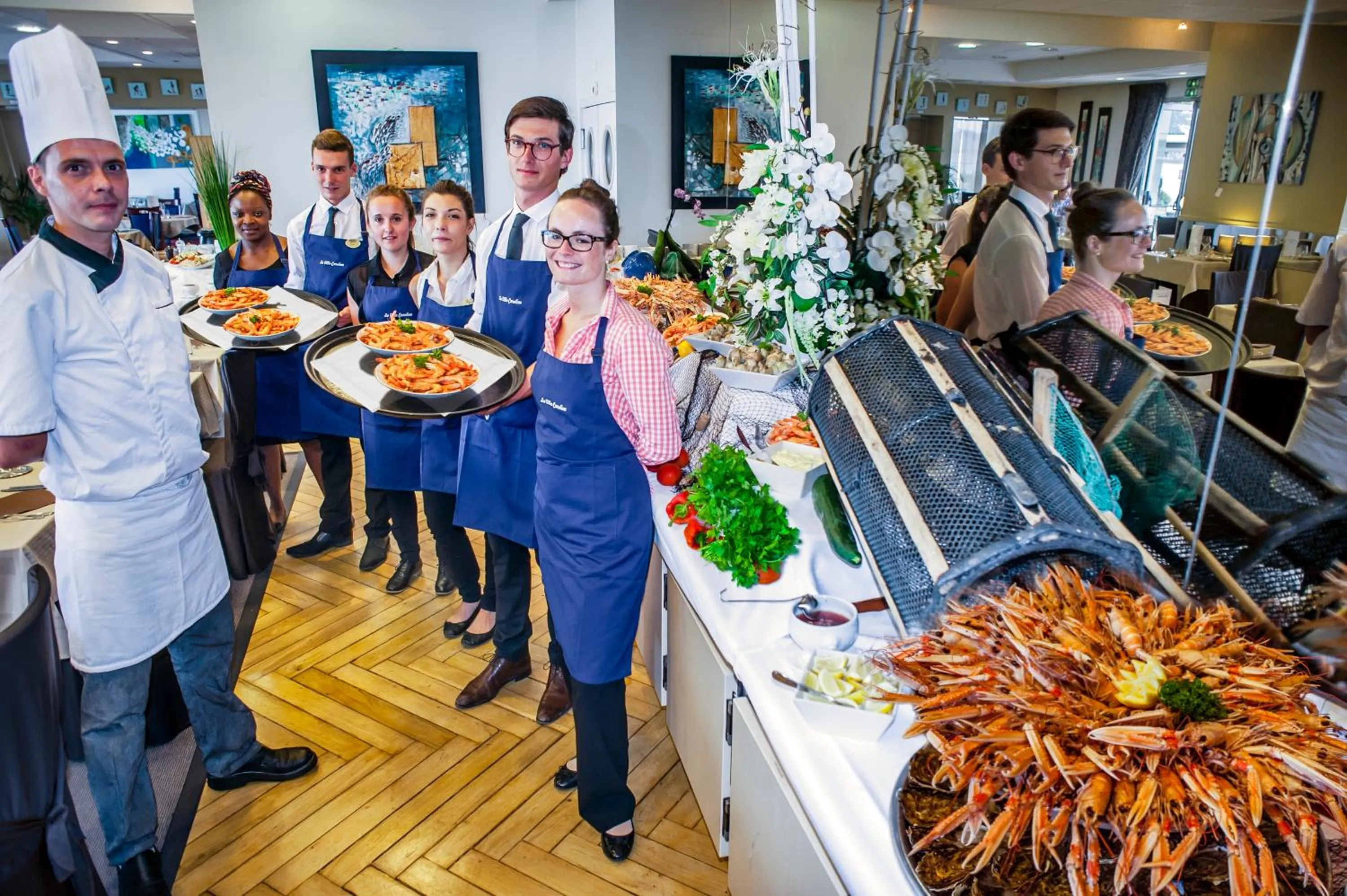 Staff in Hôtel Vacances Bleues Villa Caroline
