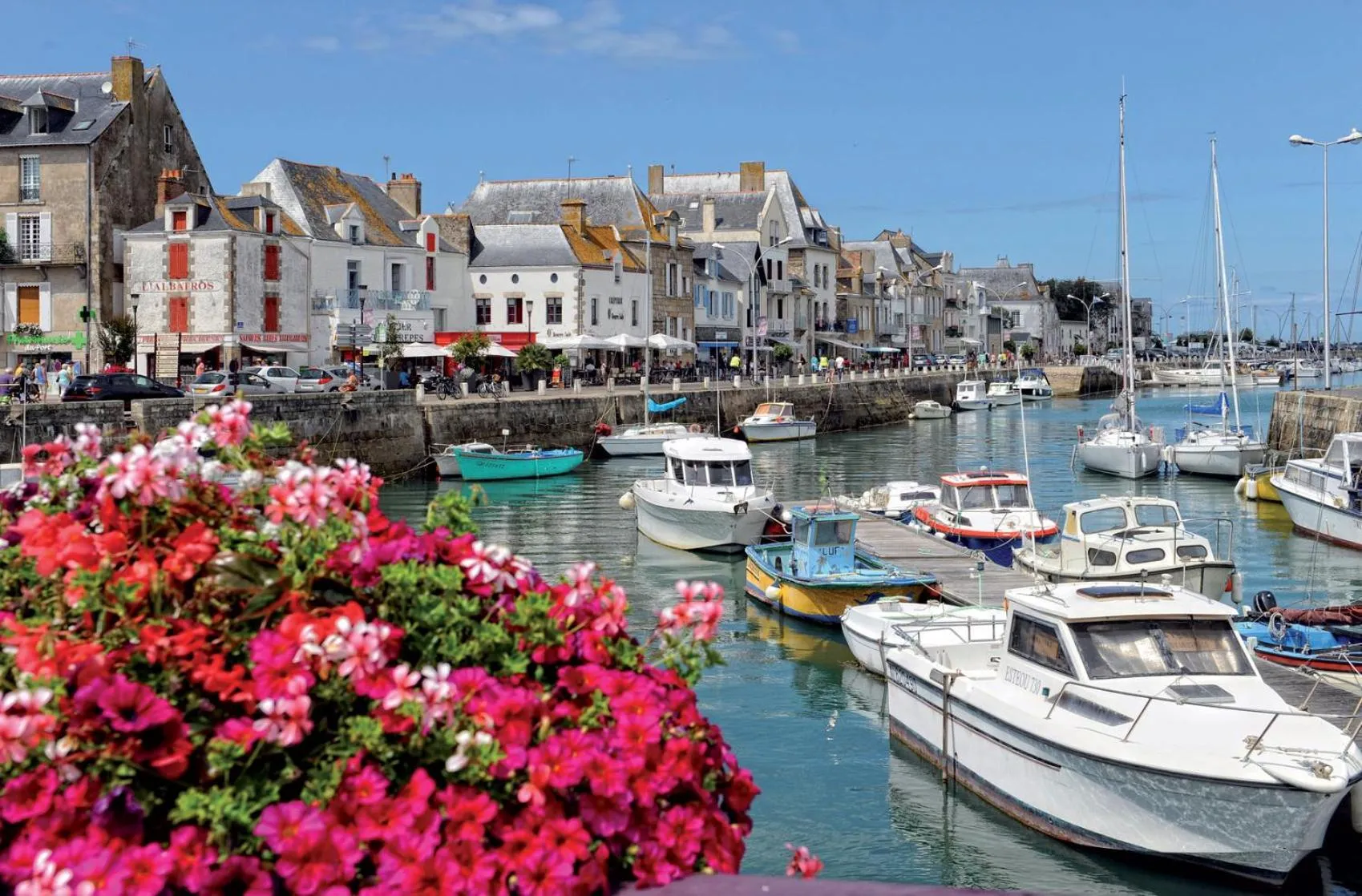 Summer in Hôtel Vacances Bleues Villa Caroline