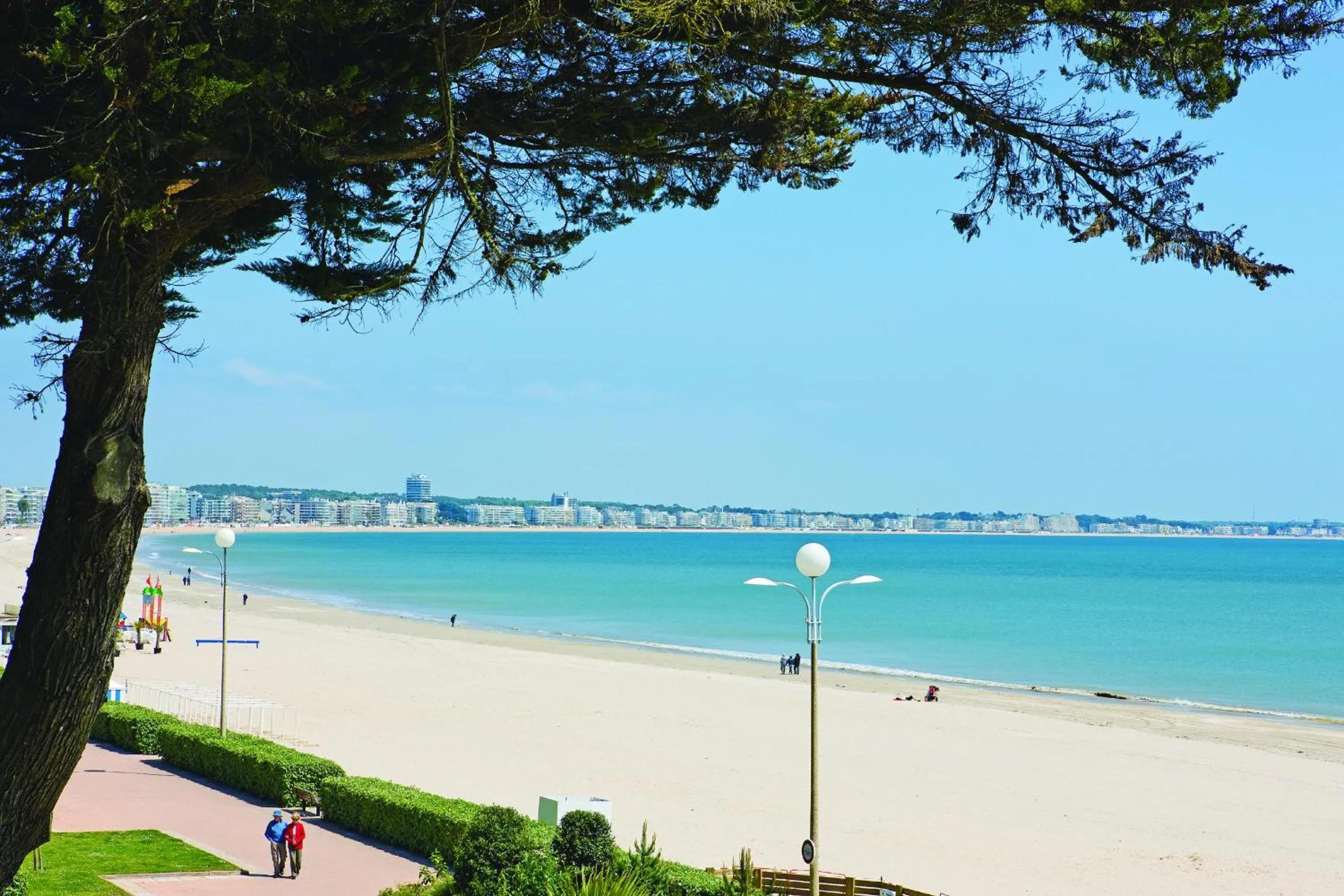 Beach in Hôtel Vacances Bleues Villa Caroline