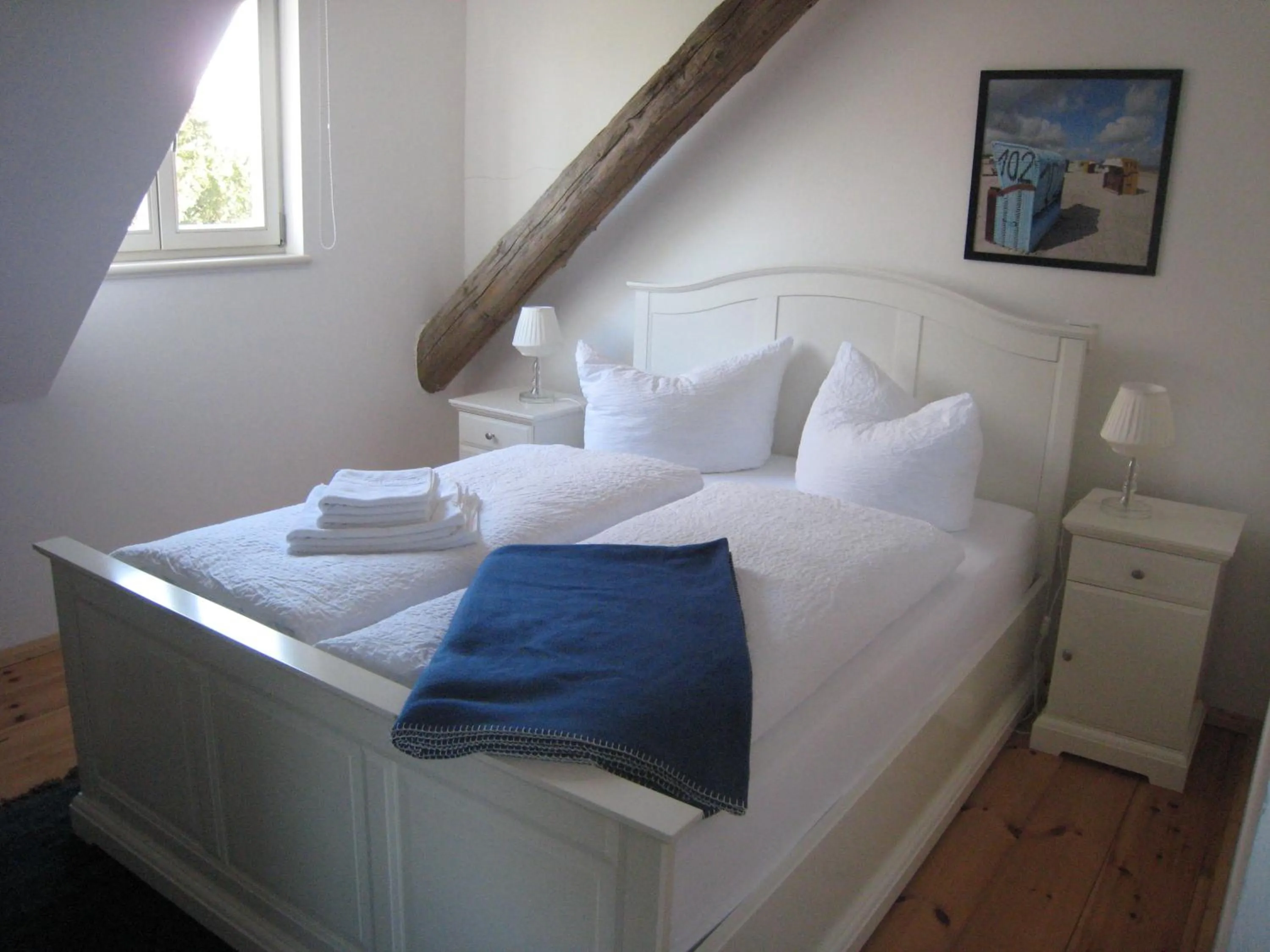Photo of the whole room, Bed in To`n Schlagboom