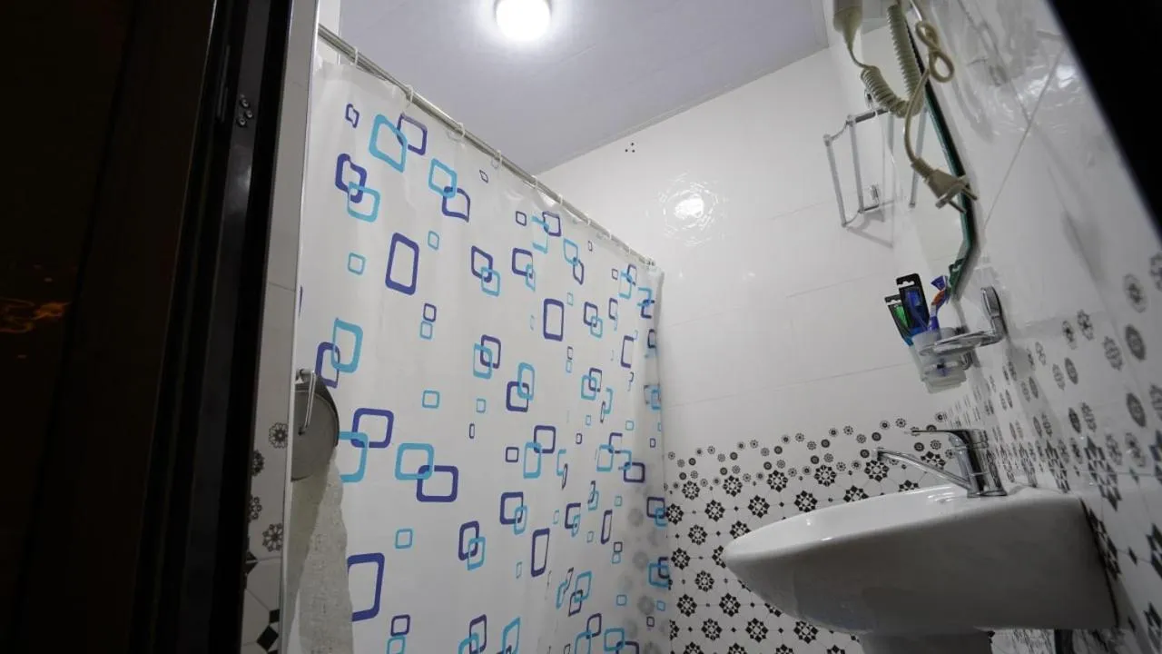 Shower in Samarkand City Center Hotel
