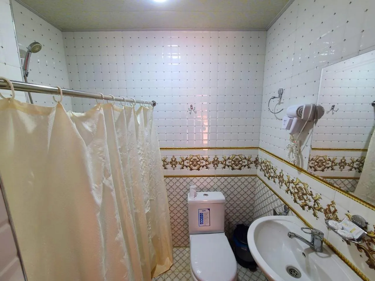 Shower in Samarkand City Center Hotel