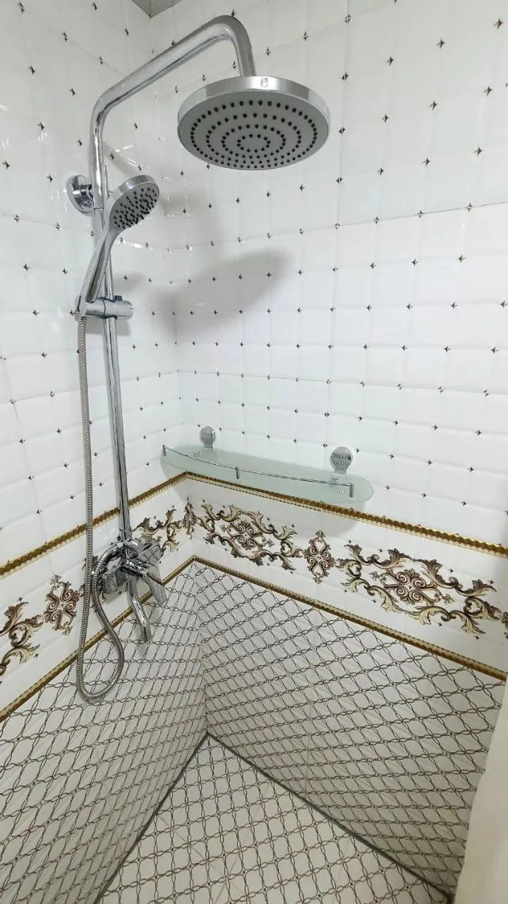 Shower in Samarkand City Center Hotel