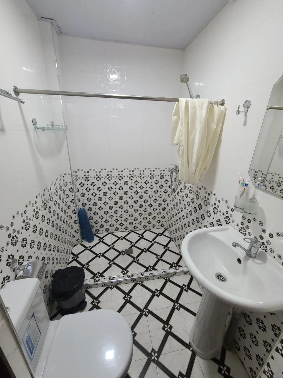 Shower in Samarkand City Center Hotel