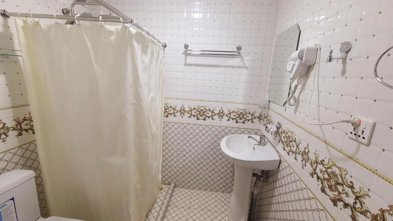 Shower in Samarkand City Center Hotel