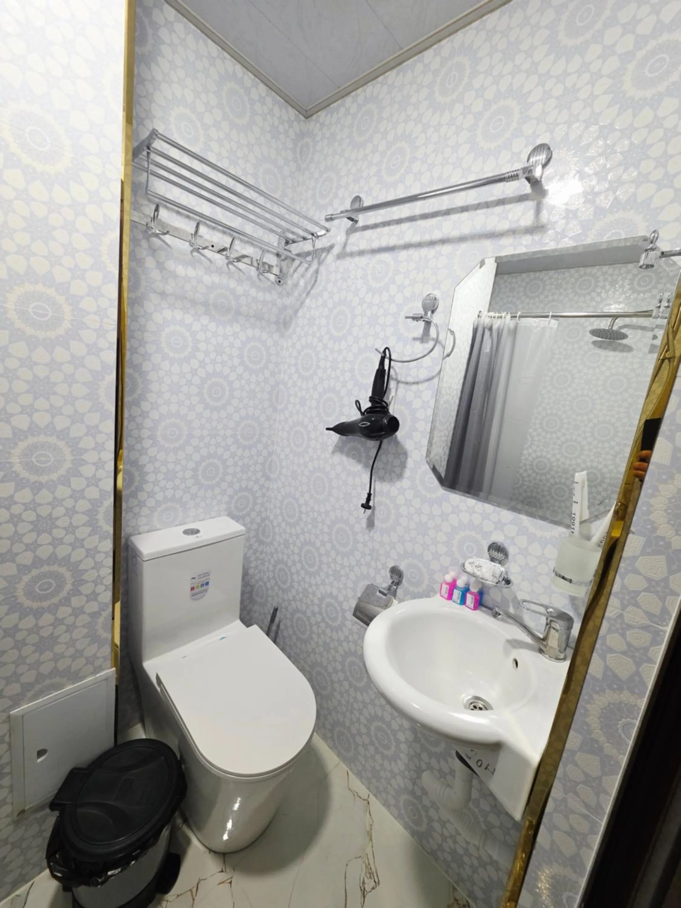 Shower in Samarkand City Center Hotel