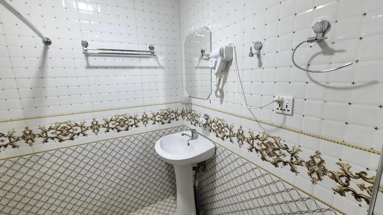 Shower in Samarkand City Center Hotel