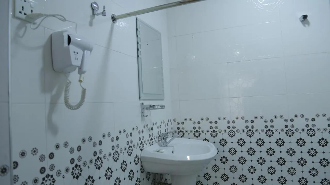 Shower in Samarkand City Center Hotel