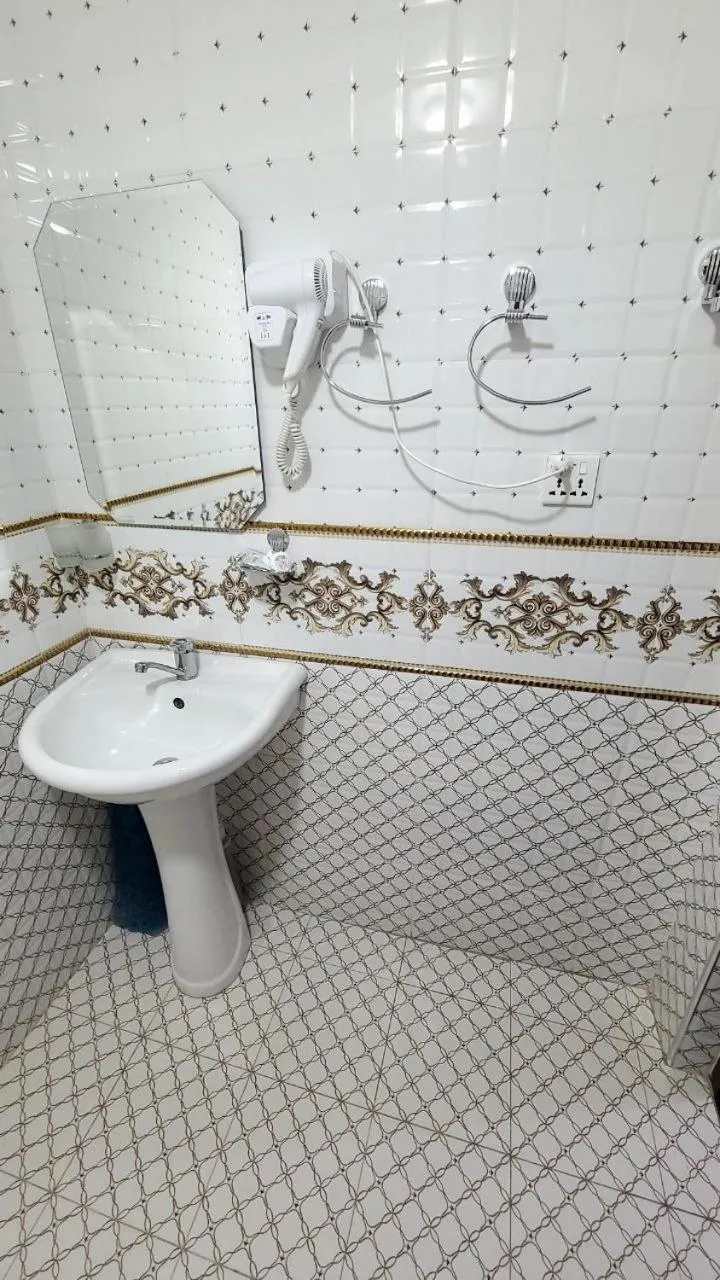 Shower in Samarkand City Center Hotel