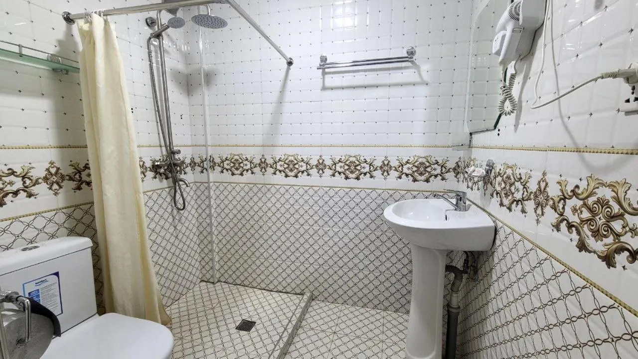 Shower in Samarkand City Center Hotel