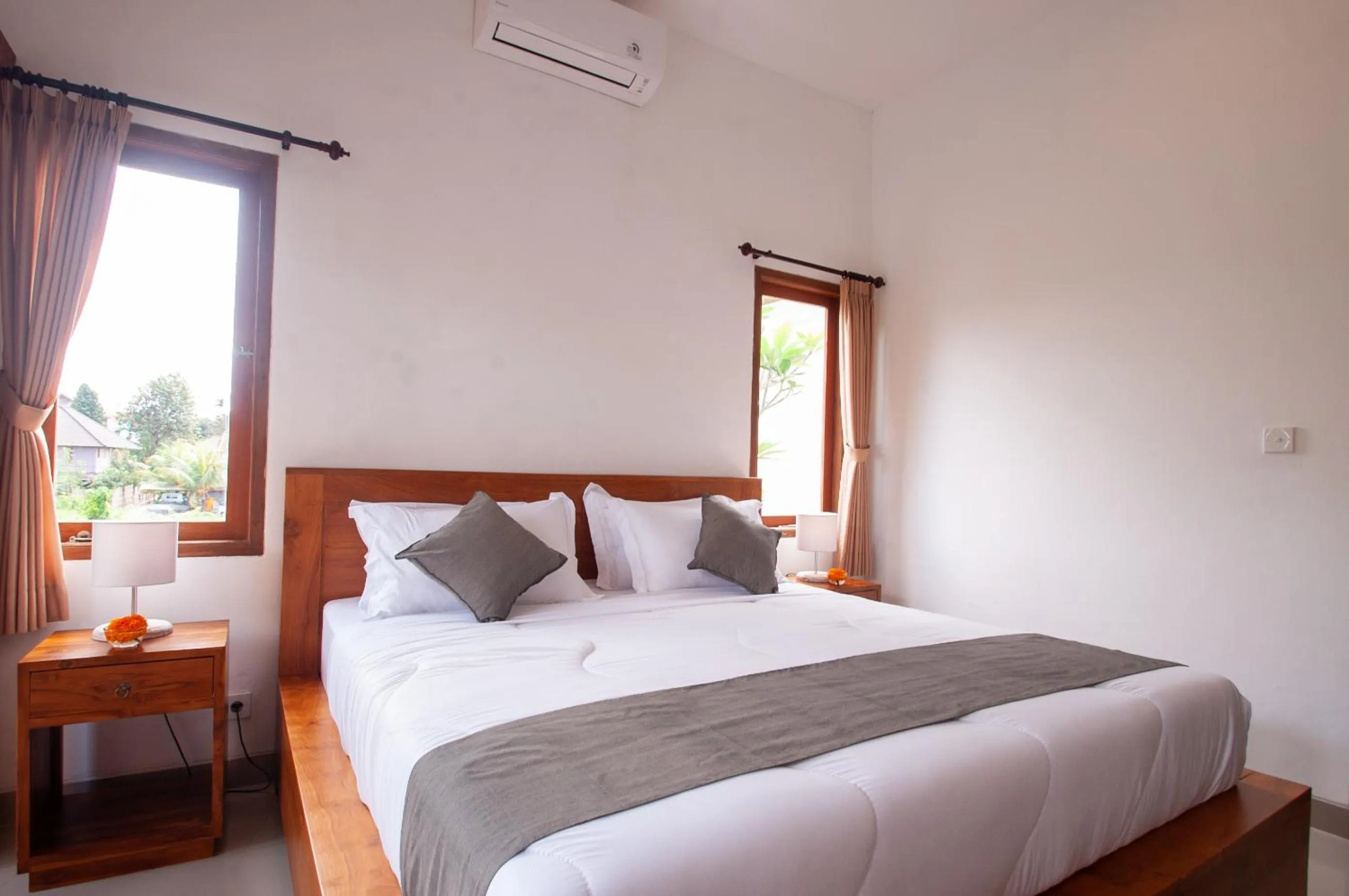 Bed in Flamboyant Villa Ubud