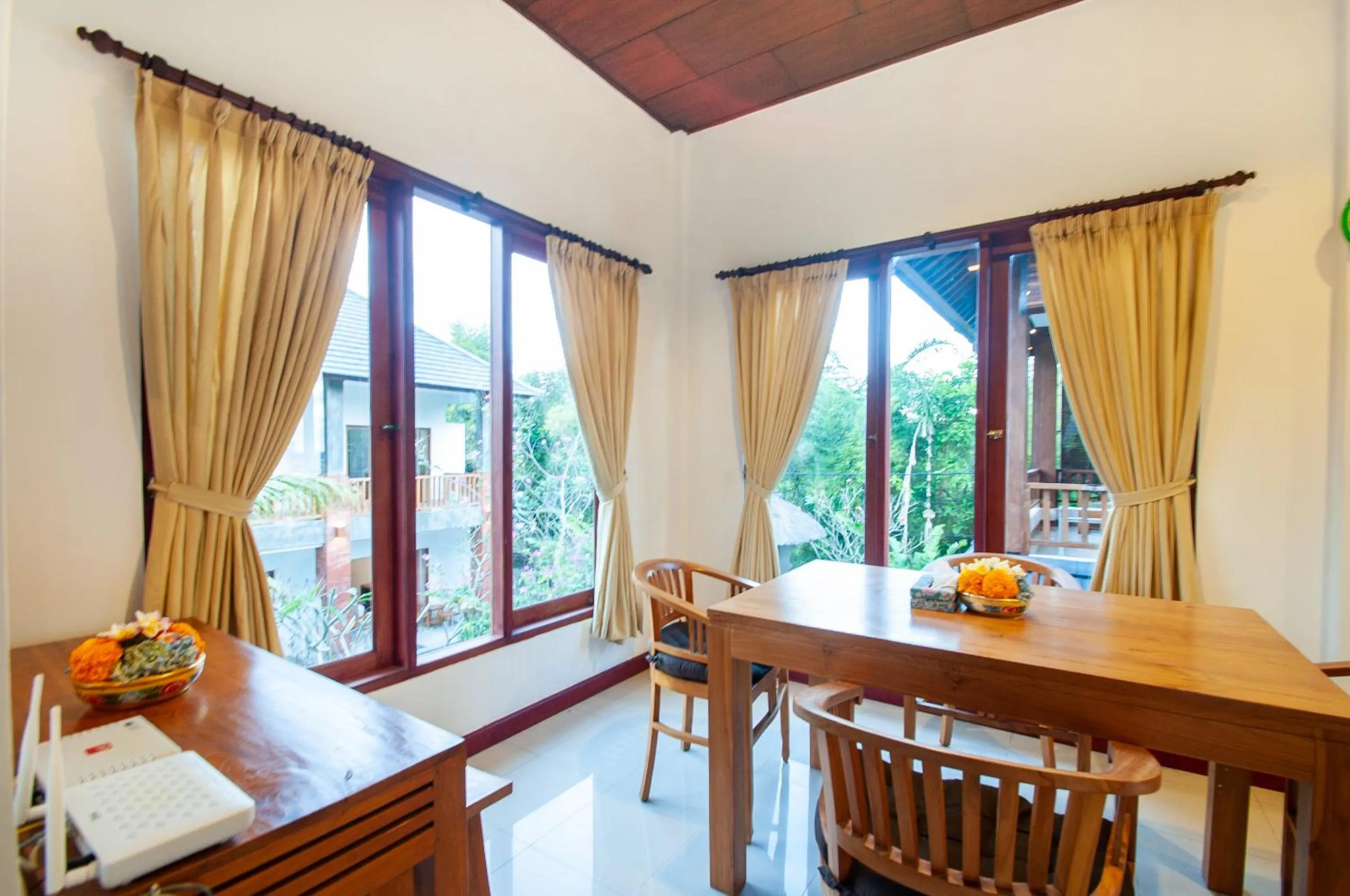 Kitchen or kitchenette in Flamboyant Villa Ubud