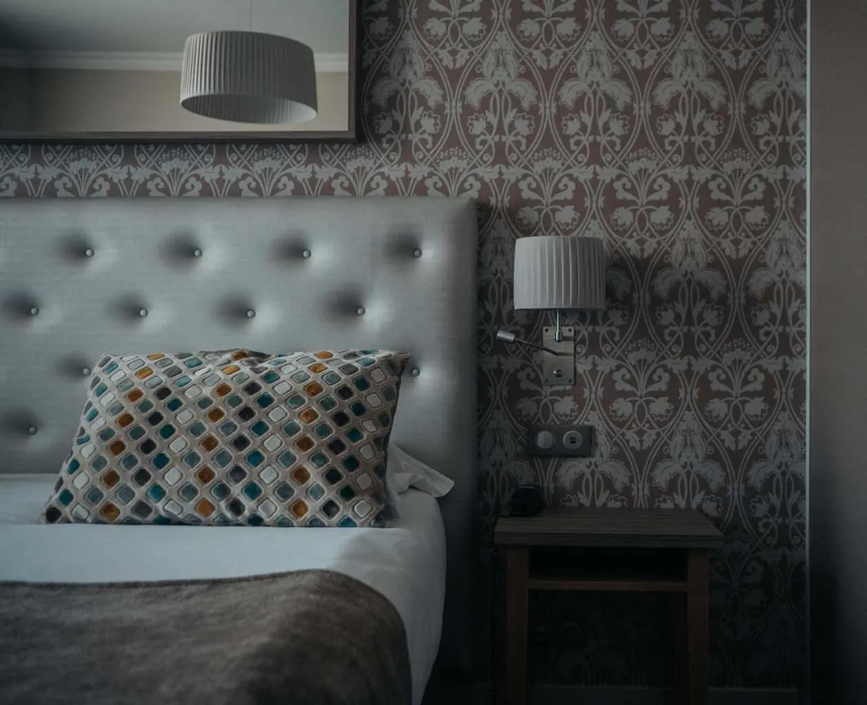 Bedroom, Bed in Hôtel Le Royal Promenade des Anglais