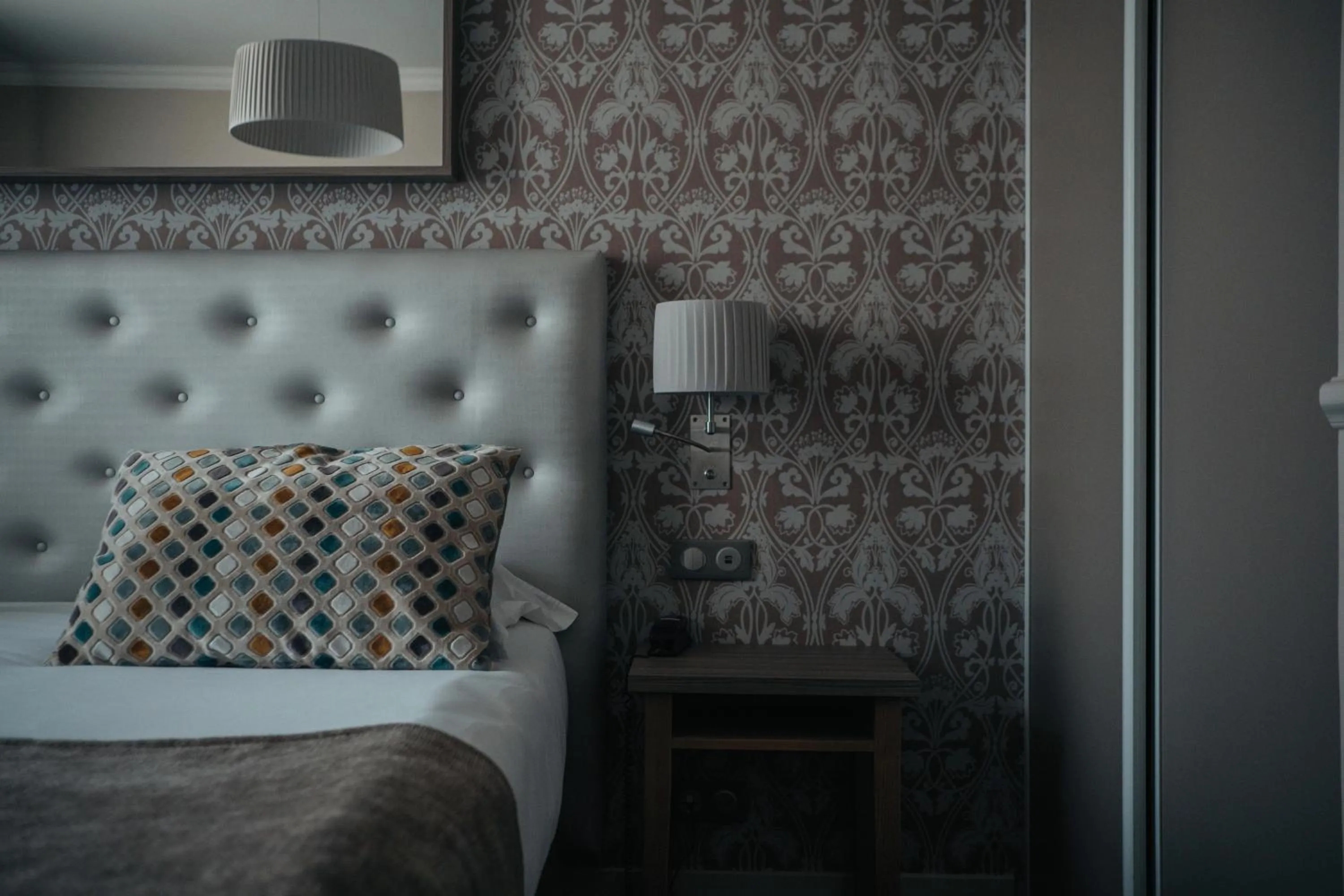 Bed in Hôtel Le Royal Promenade des Anglais